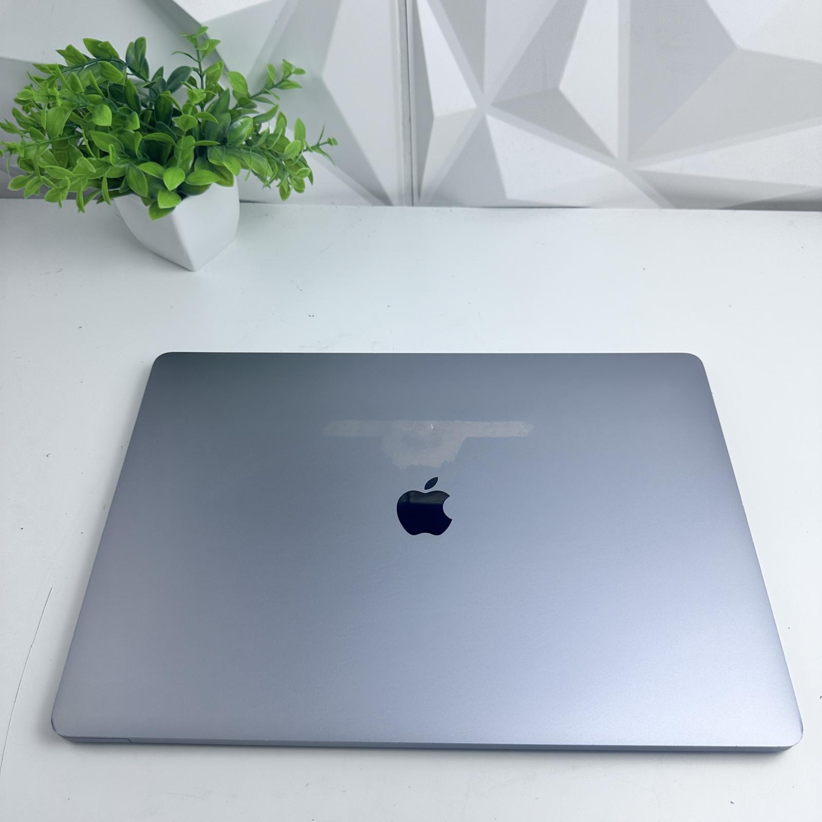 MacBook Pro (16-inch, 2019) Intel 8-Core i9 2.3GHz, 64GB, 1TB SSD - Photo 8