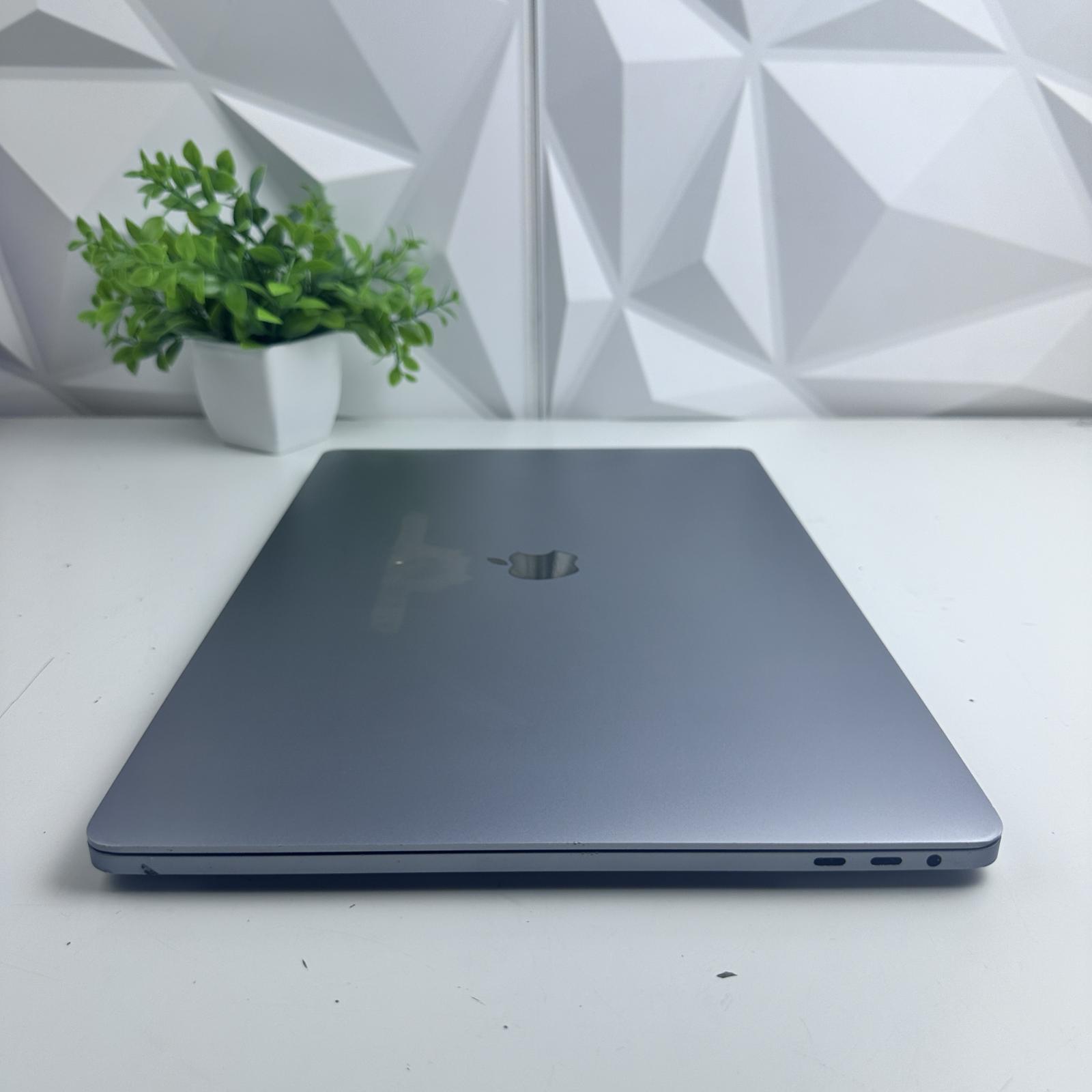 MacBook Pro (16-inch, 2019) Intel 8-Core i9 2.3GHz, 64GB, 1TB SSD - Photo 7