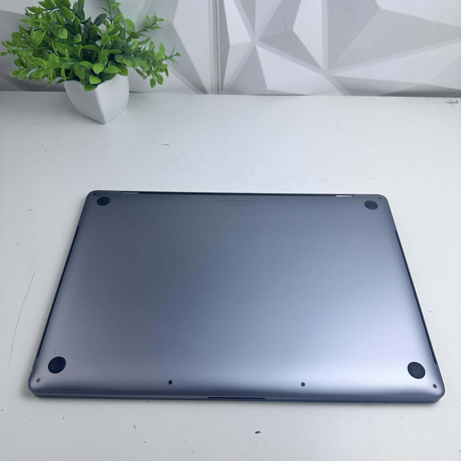 MacBook Pro (16-inch, 2019) Intel 8-Core i9 2.3GHz, 64GB, 1TB SSD - Photo 4