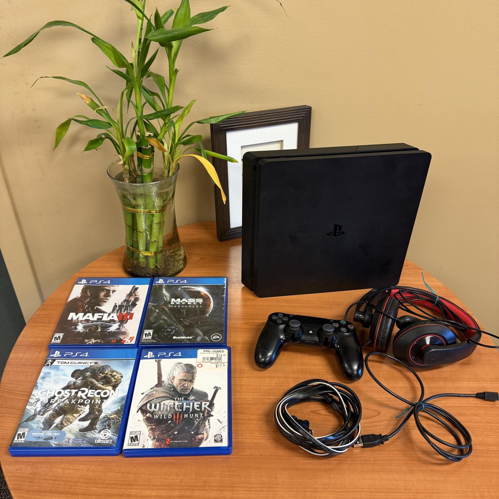 Sony PlayStation 4 Slim Console Bundle – 4 Games + Controller + Headset - Photo 2