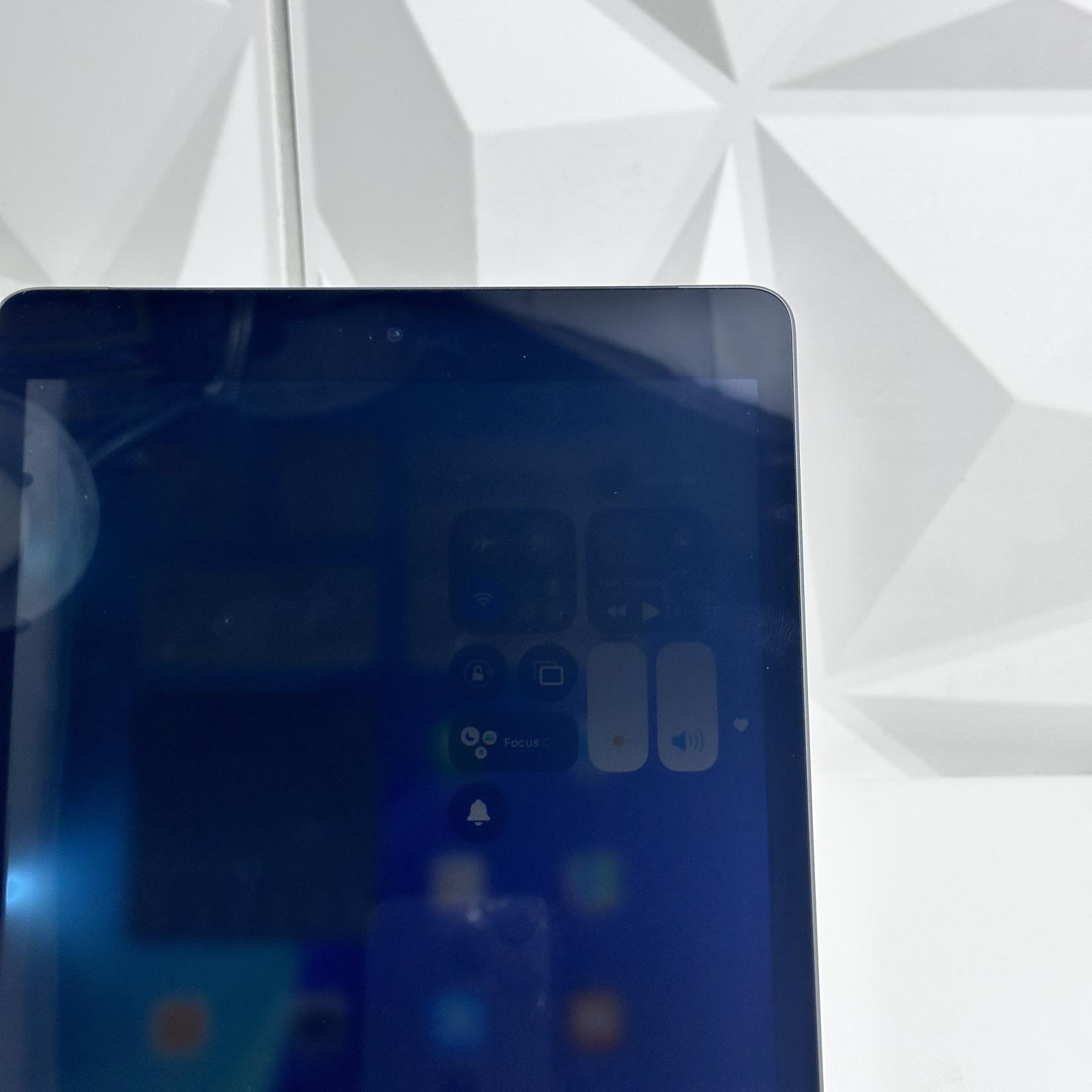 iPad (9th generation) Cellular, 64GB - Photo 12