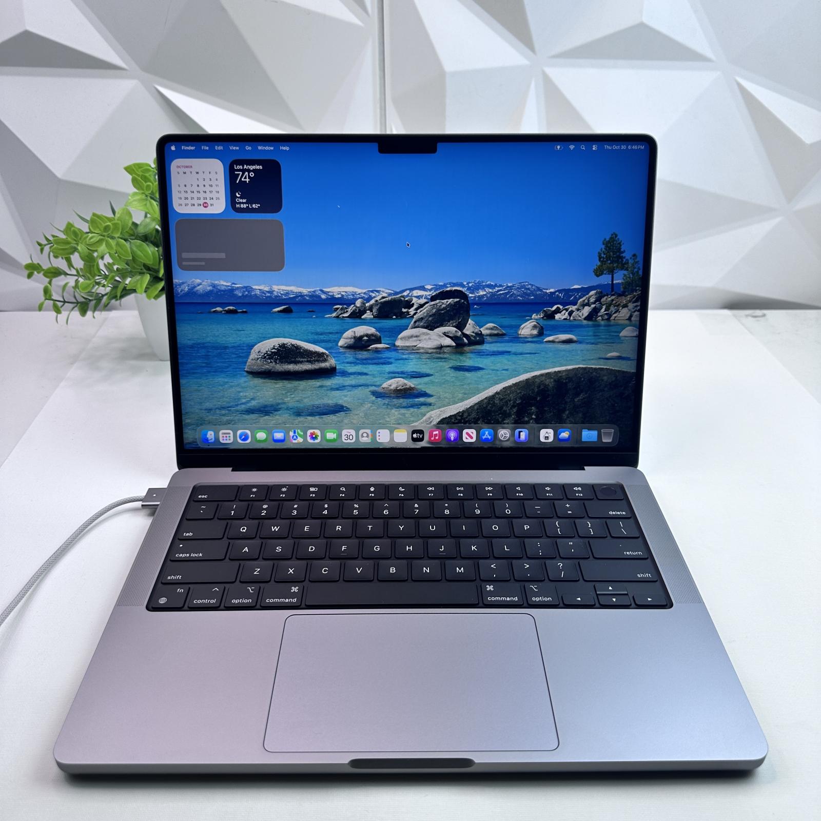Macbook Pro (14-inch, 2021) M1 Pro, 16-Core GPU, 32GB, 512GB SSD - Photo 2