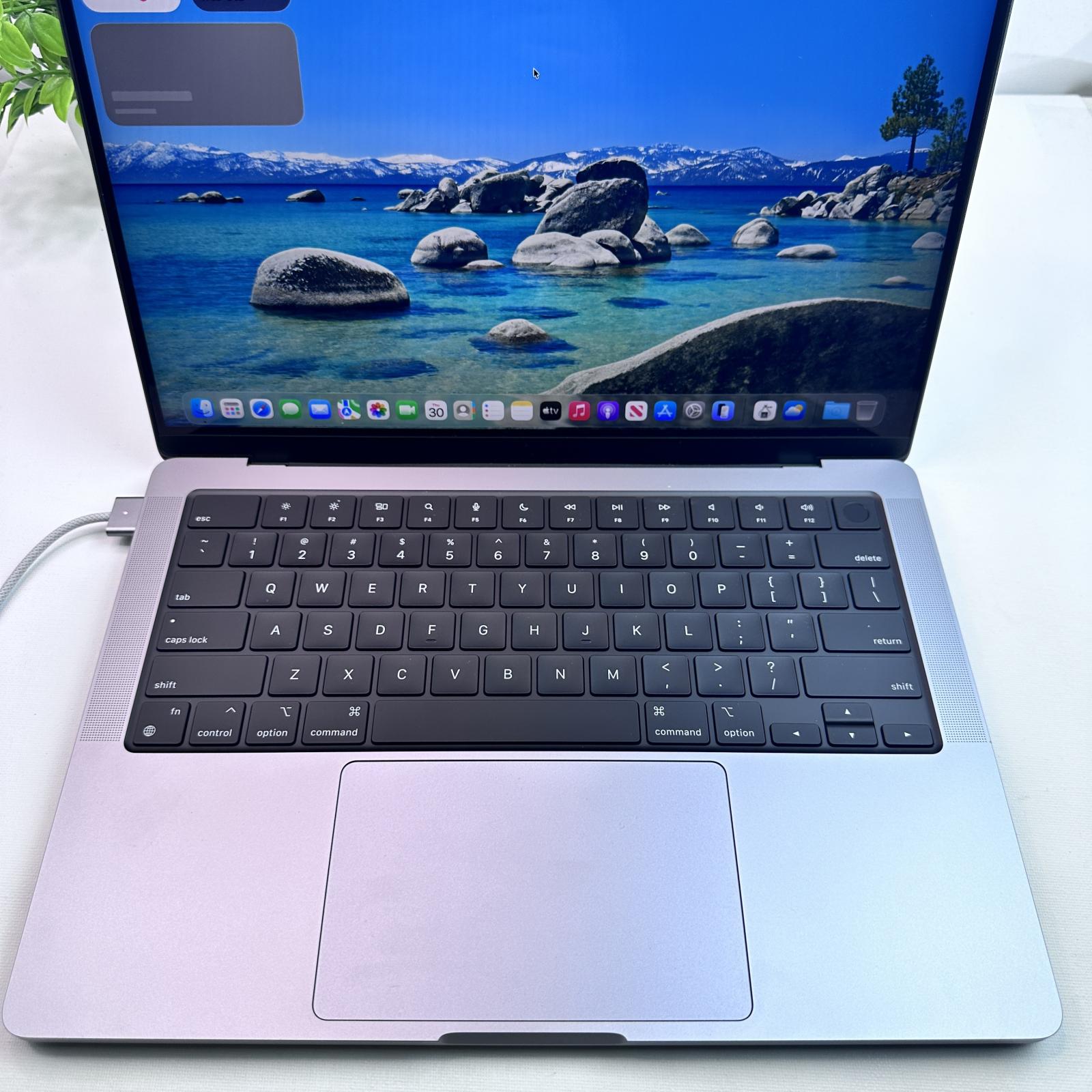Macbook Pro (14-inch, 2021) M1 Pro, 16-Core GPU, 32GB, 512GB SSD - Photo 14