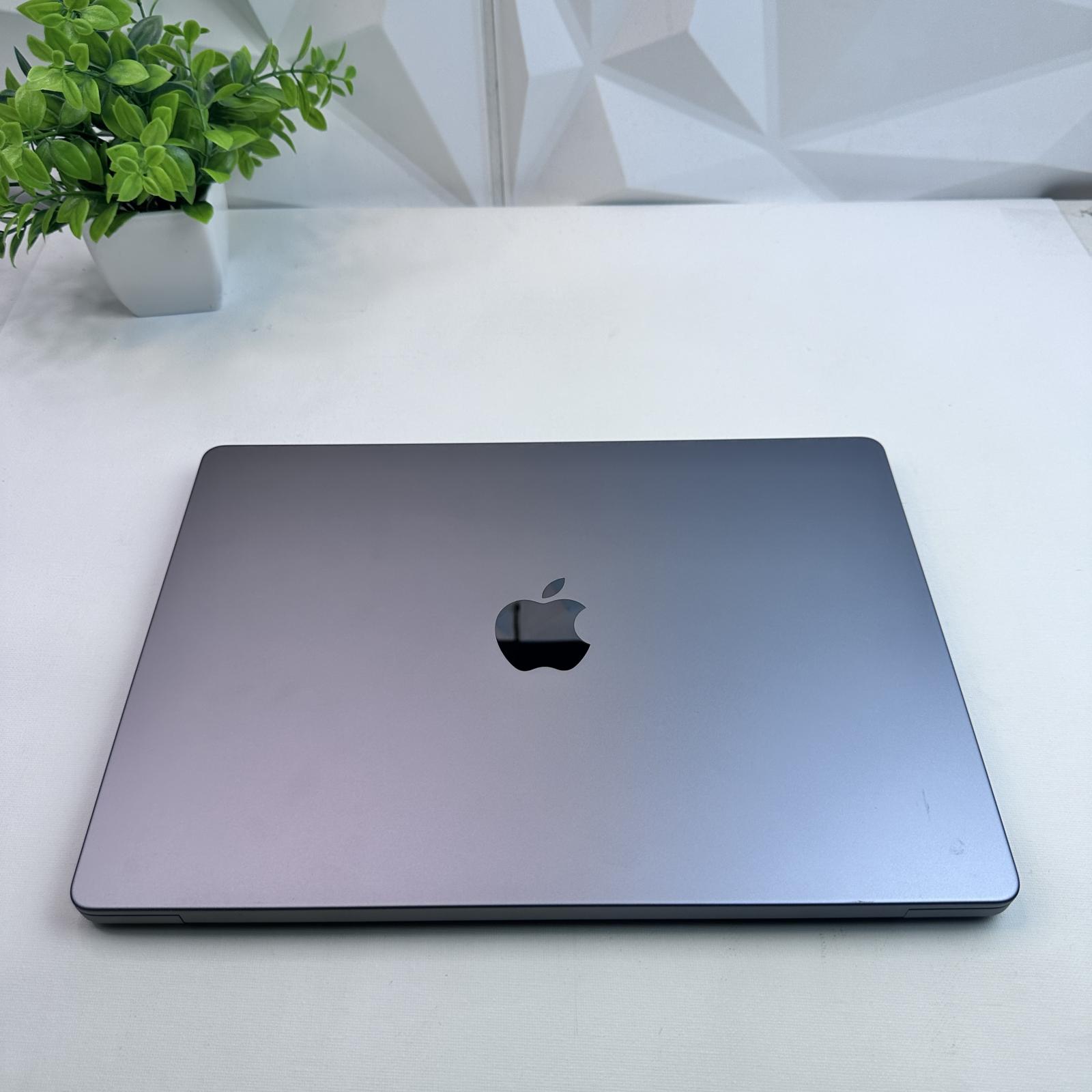 Macbook Pro (14-inch, 2021) M1 Pro, 16-Core GPU, 32GB, 512GB SSD - Photo 8