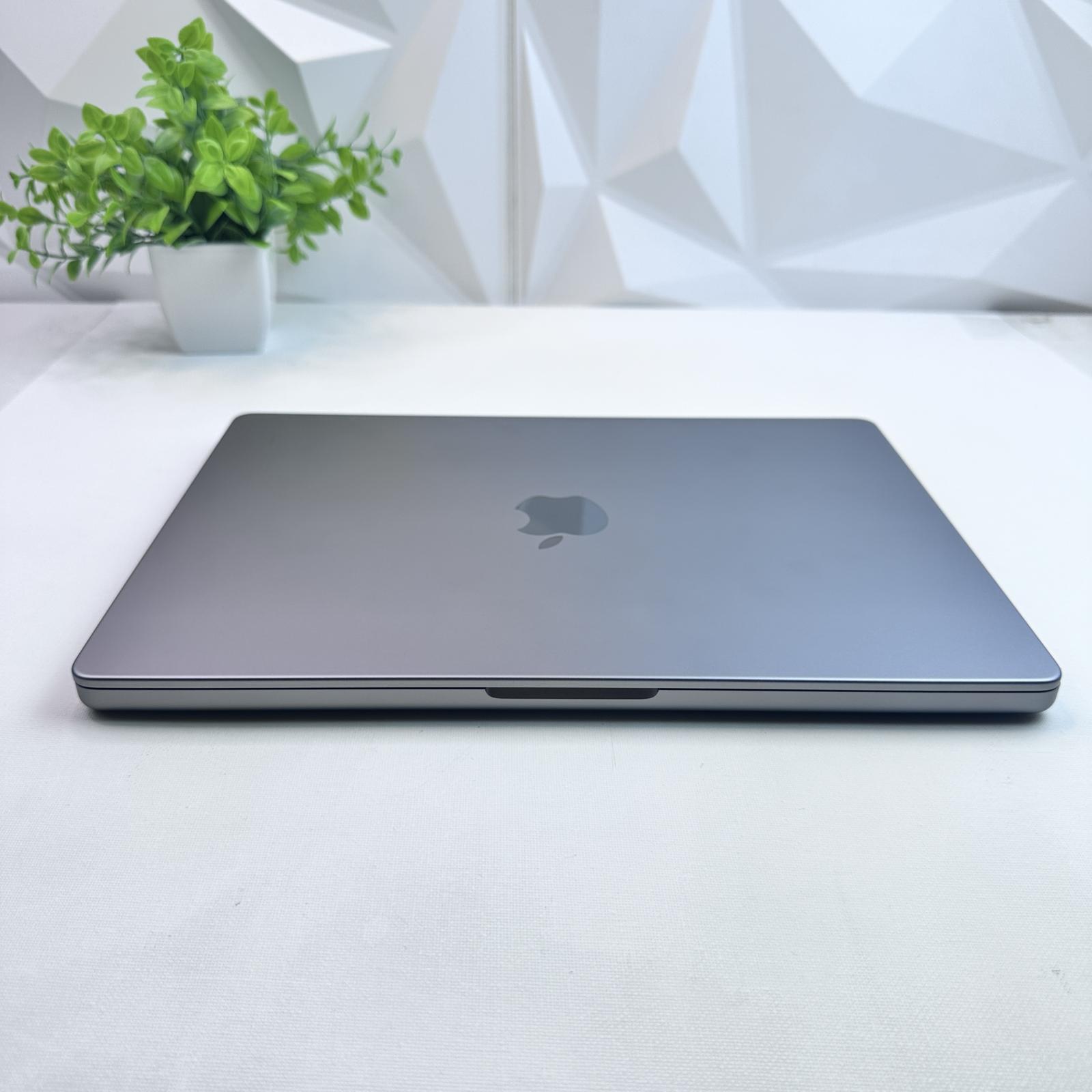 Macbook Pro (14-inch, 2021) M1 Pro, 16-Core GPU, 32GB, 512GB SSD - Photo 7