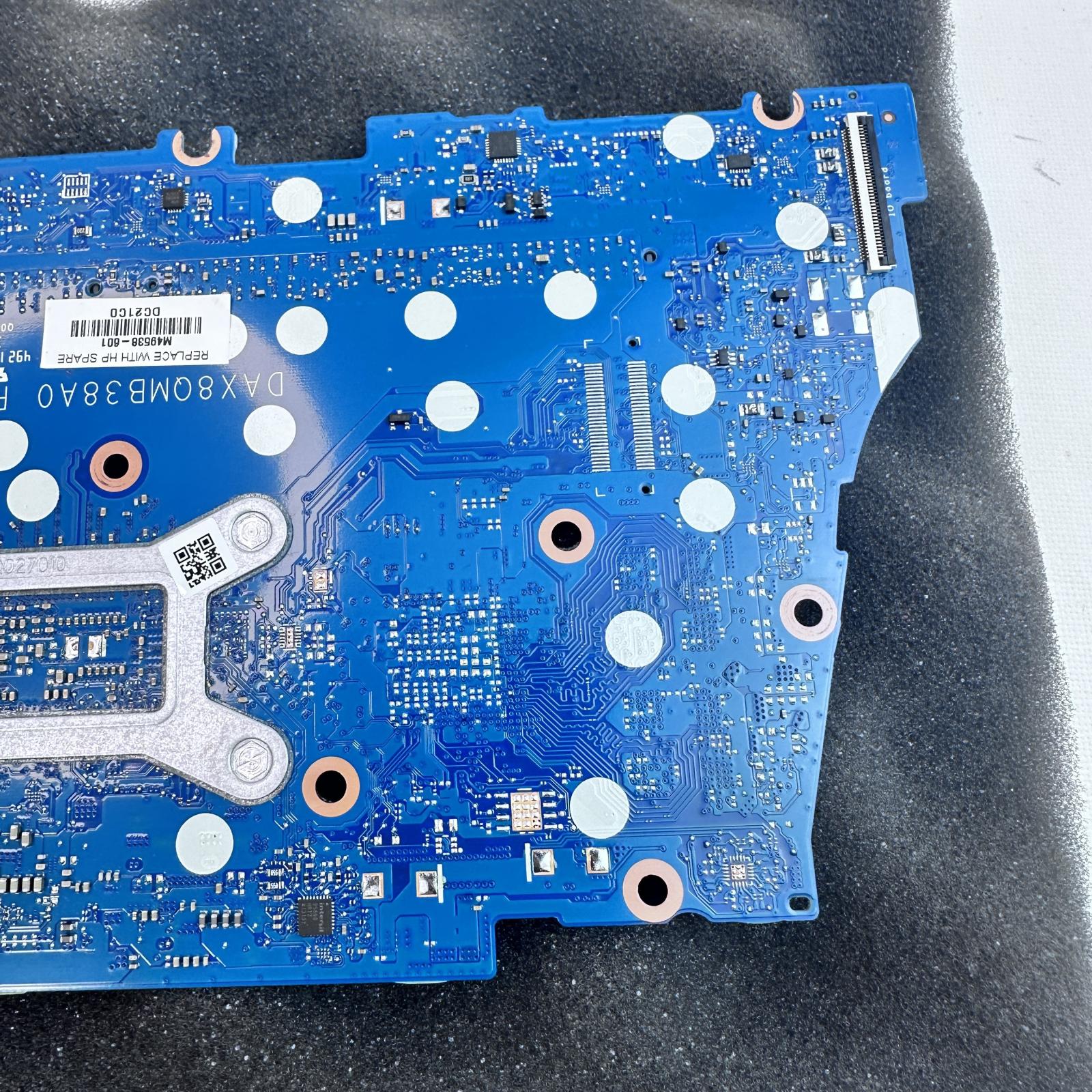 HP Pavilion 15 Motherboard DAX80MB38A0 REV:A - Photo 5