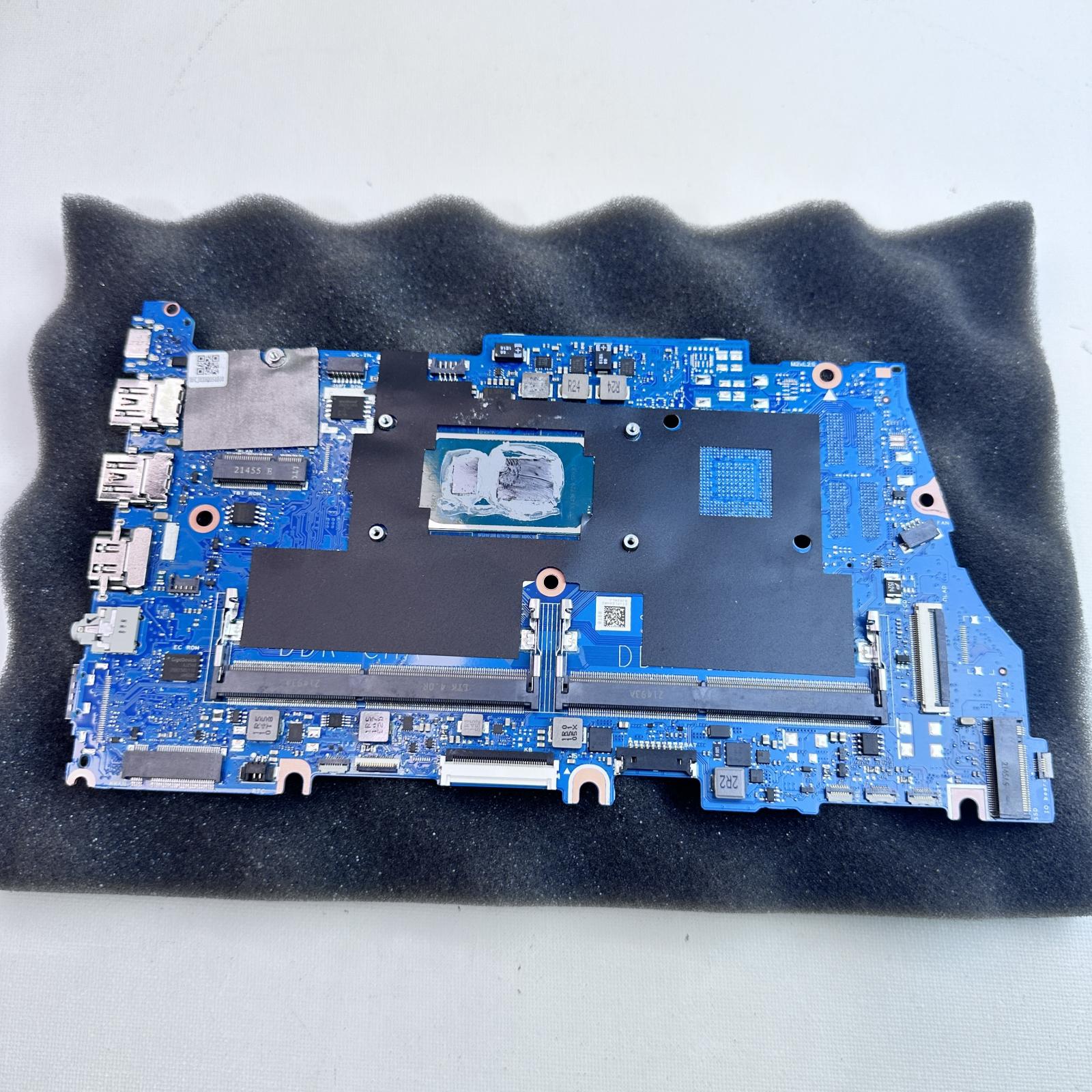 HP Pavilion 15 Motherboard DAX80MB38A0 REV:A - Photo 3