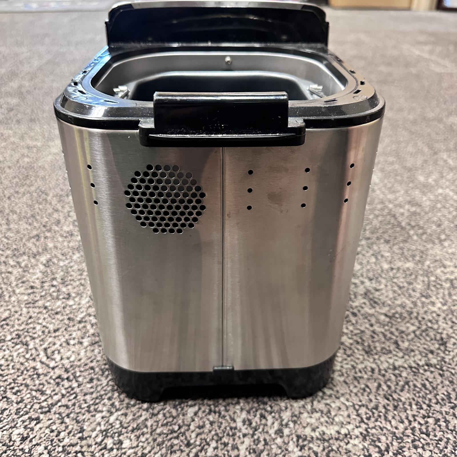 Cuisinart CBK-110 Compact Automatic Bread Maker, 2 lb, Stainless Steel - Photo 7