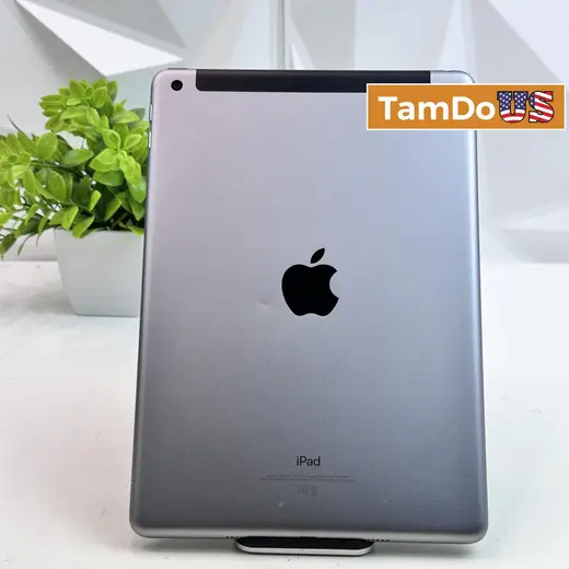 Apple iPad (5th Generation, Wi-Fi, 9.7" Display) 32GB, Space Gray at TamDoUS Taylorsville