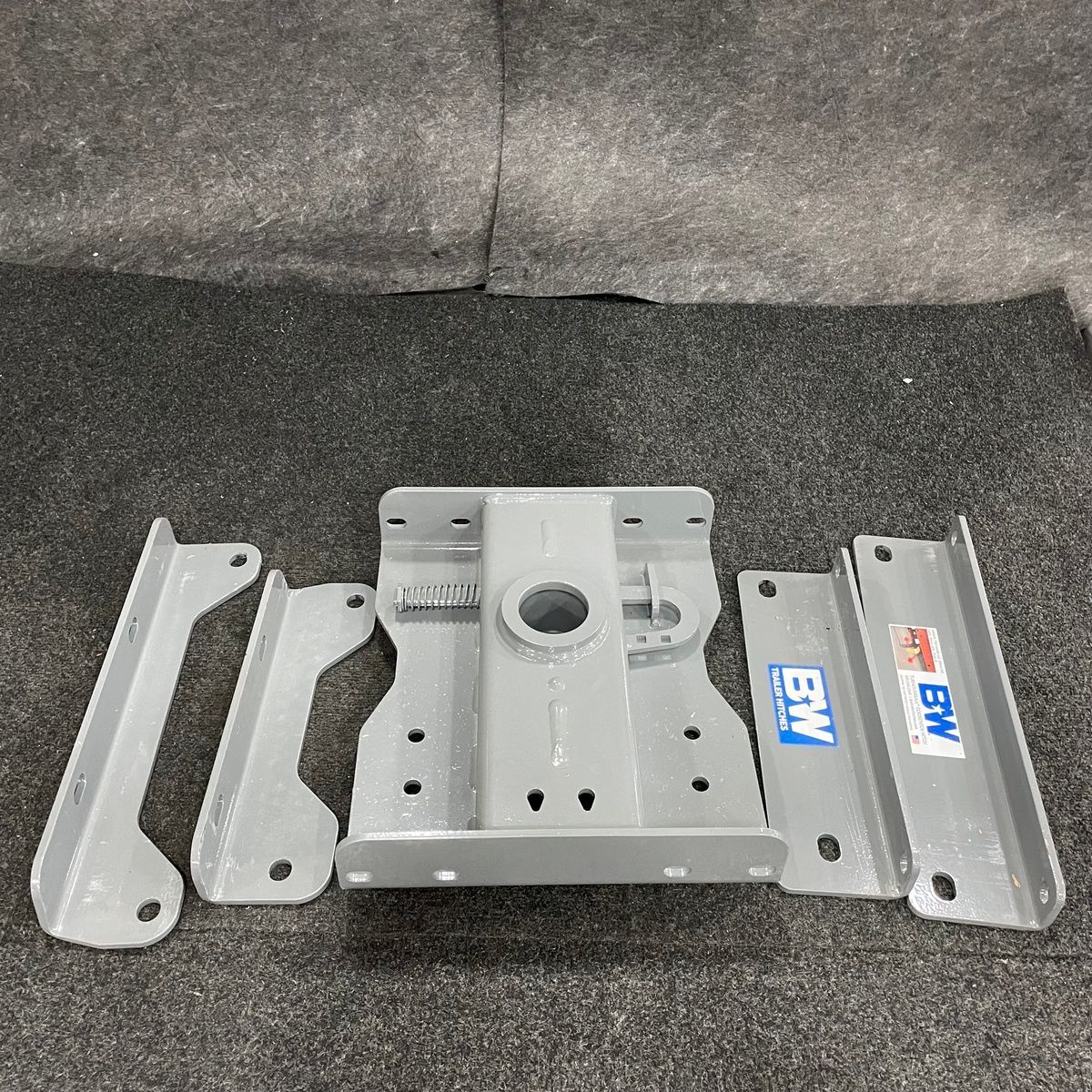 B&W GNRC816 Turnoverball Gooseneck Hitch Kit for GNRM1117 - Photo 9