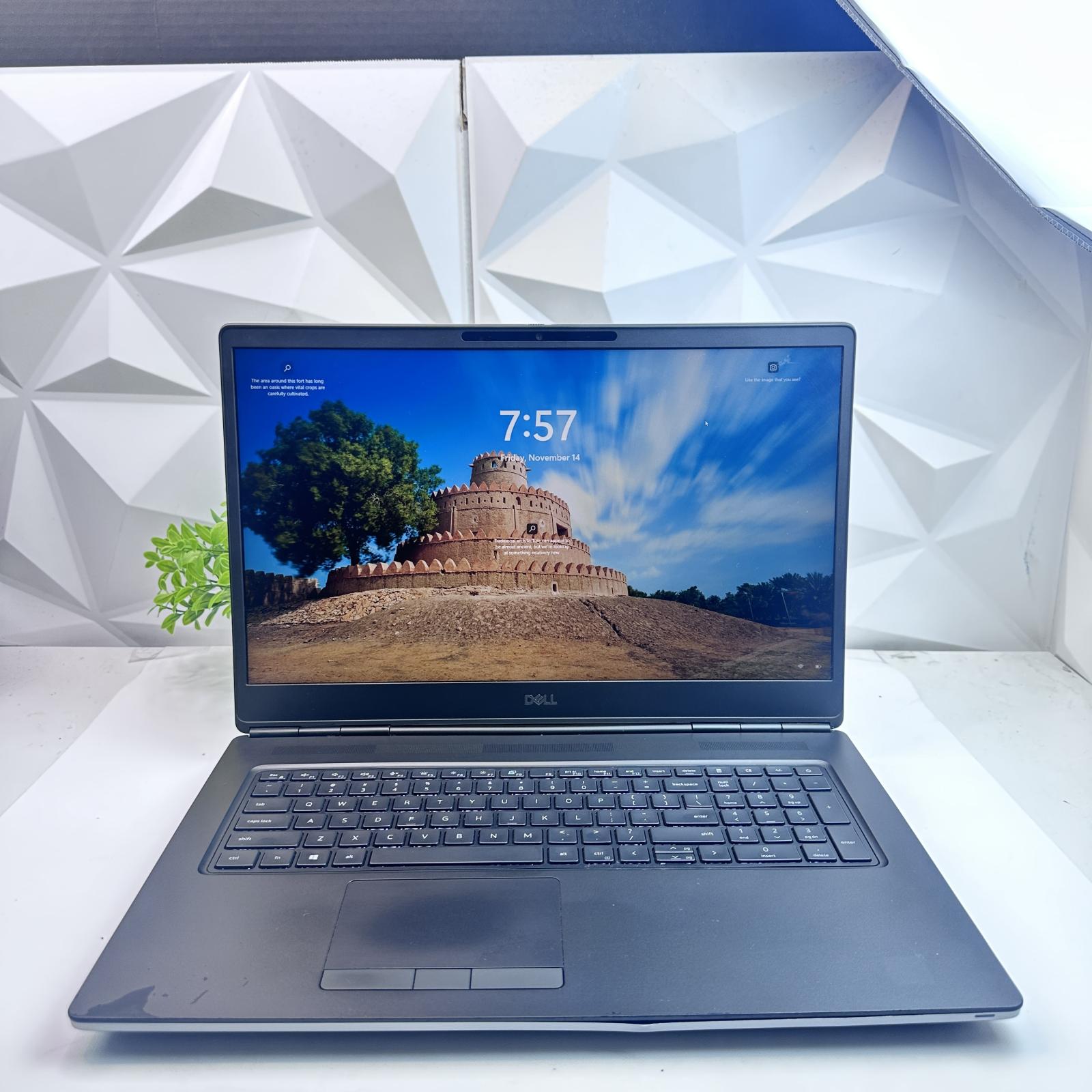 Dell Precision 7760 17.3" FHD, Xeon W-11855M, 64GB, 1TB, RTX A3000 - Photo 2