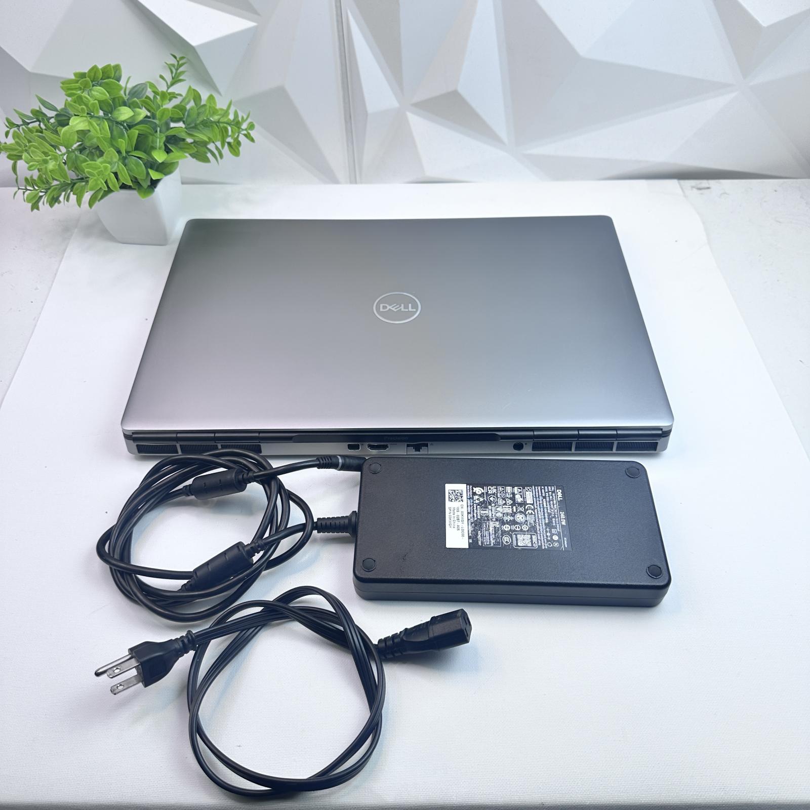 Dell Precision 7760 17.3" FHD, Xeon W-11855M, 64GB, 1TB, RTX A3000 - Photo 3