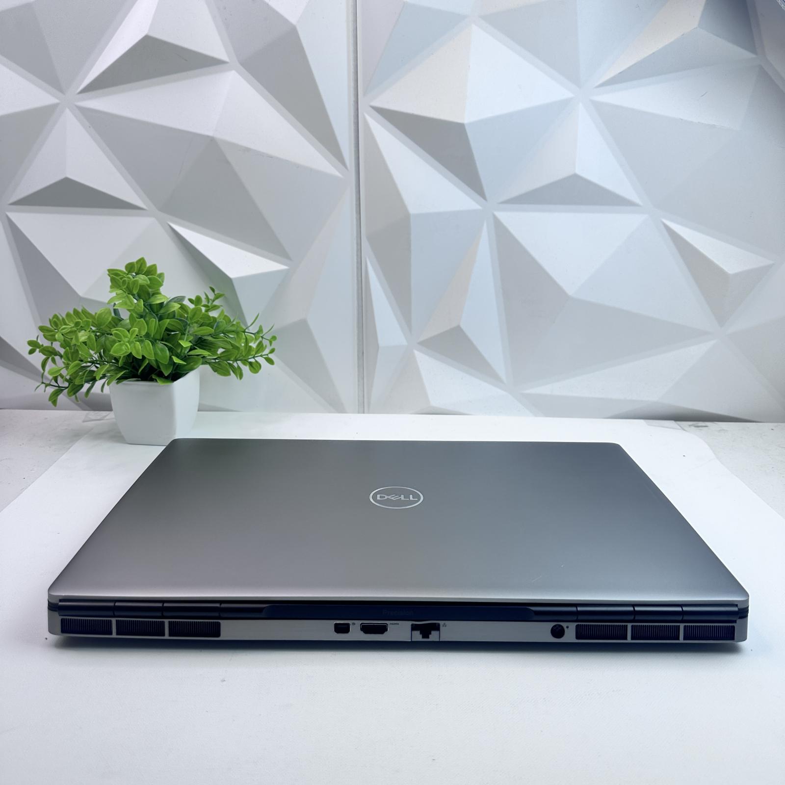 Dell Precision 7760 17.3" FHD, Xeon W-11855M, 64GB, 1TB, RTX A3000 - Photo 12