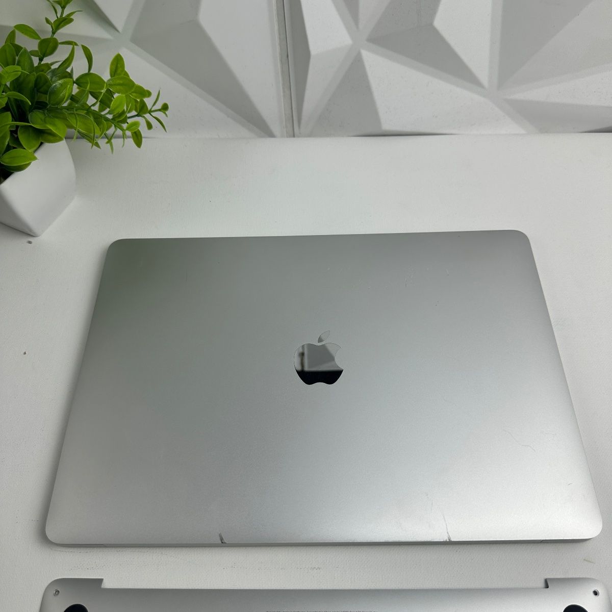 MacBook Pro (13-inch, 2020) | Full Parts Replacement - Photo 5