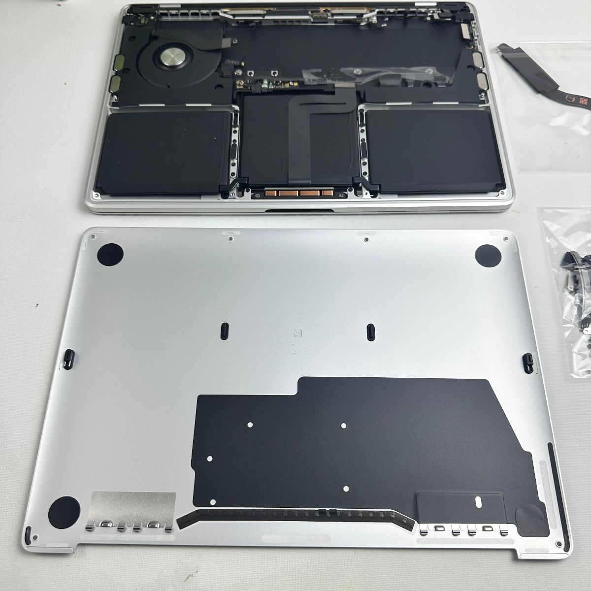 MacBook Pro (13-inch, 2020) | Full Parts Replacement - Photo 14