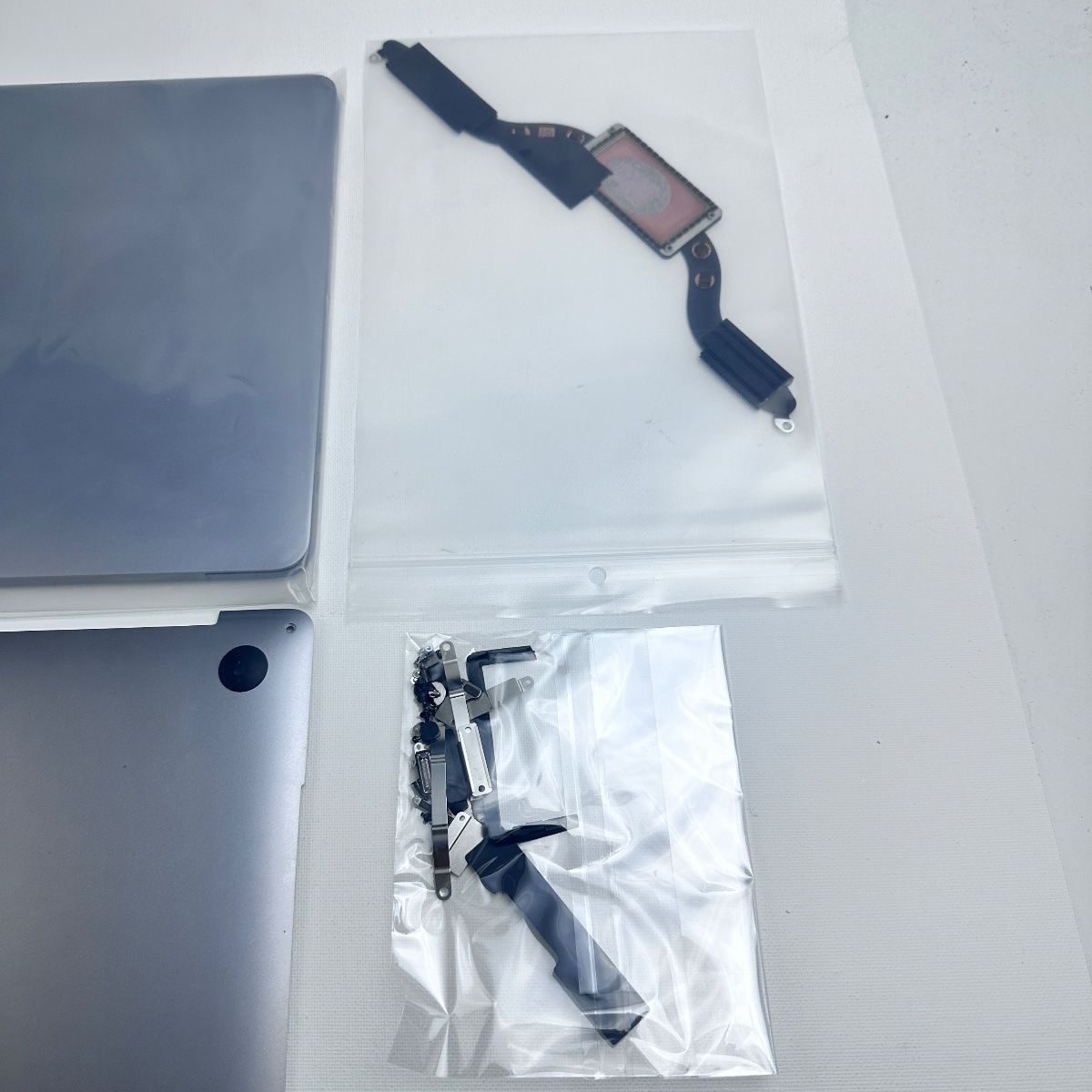 MacBook Pro (13-inch, 2020, A2251) | Full Parts Replacement - Photo 3