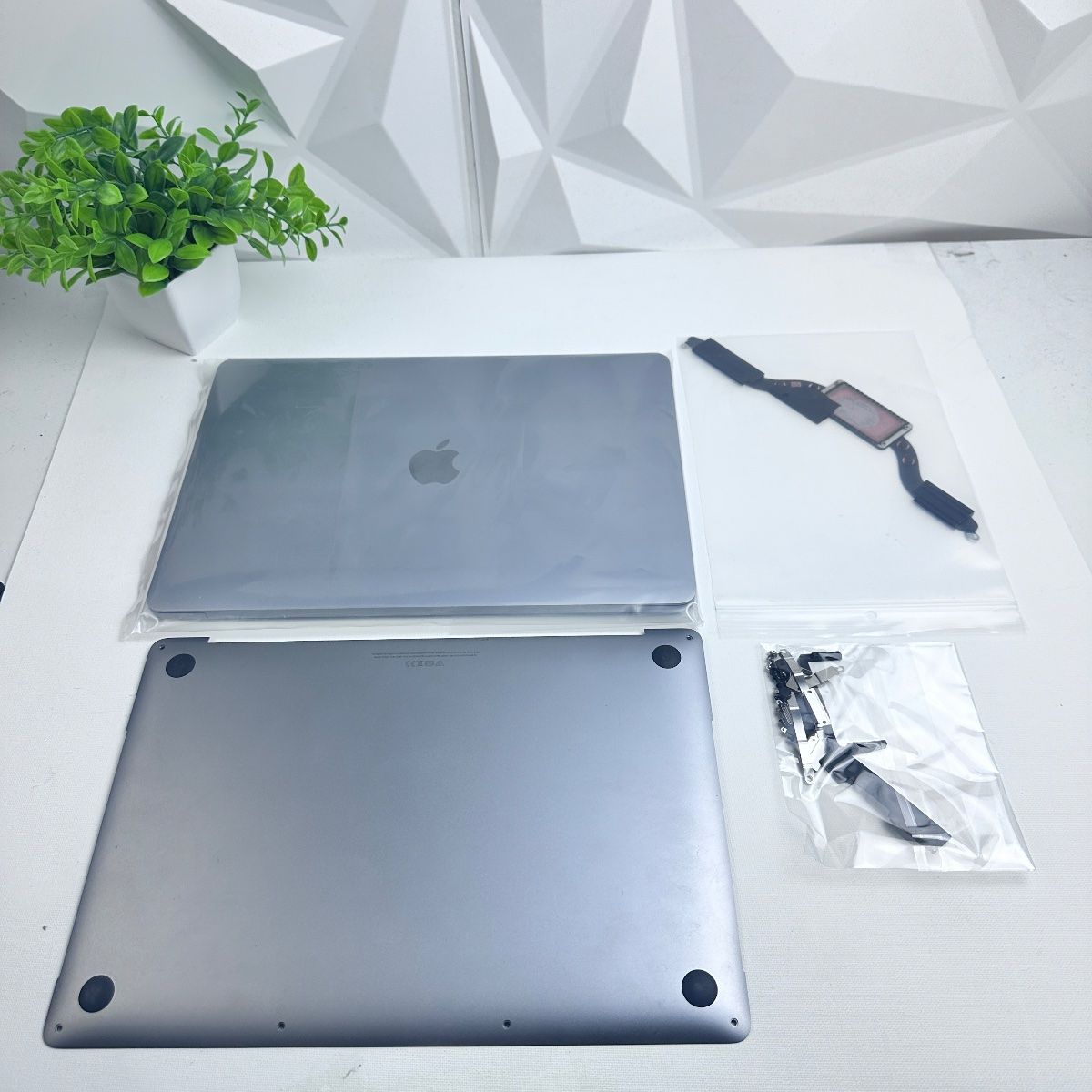 MacBook Pro (13-inch, 2020, A2251) | Full Parts Replacement - Photo 7
