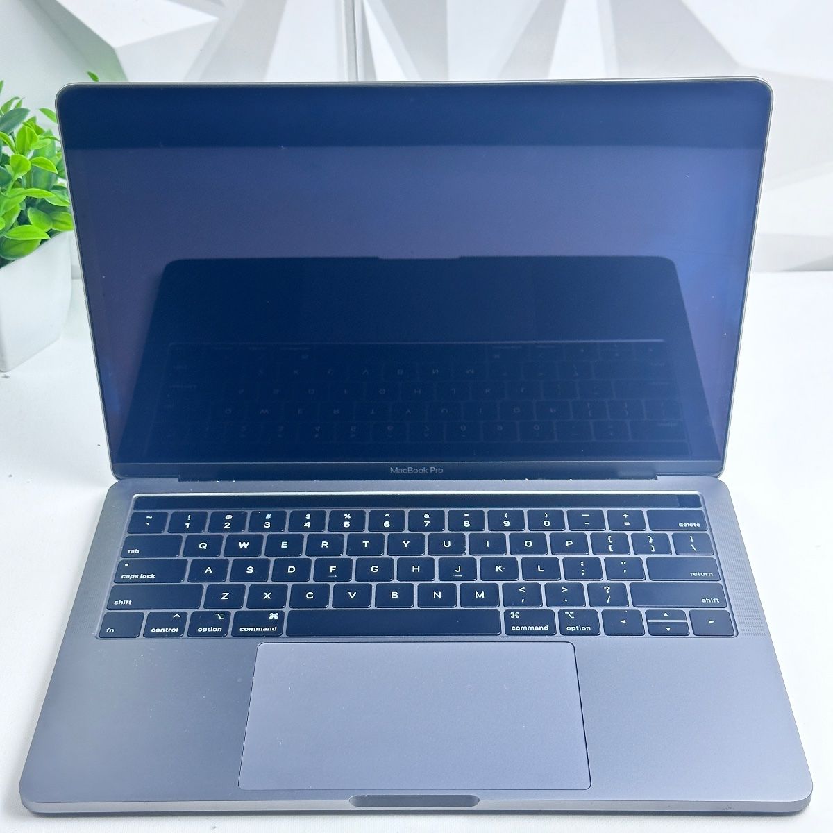 MacBook Pro (13-inch, 2019, A2159) | Full Parts Replacement - Photo 4