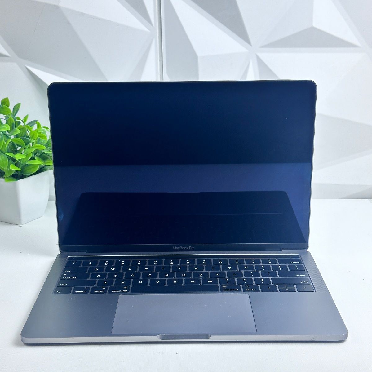 MacBook Pro (13-inch, 2019, A2159) | Full Parts Replacement - Photo 2