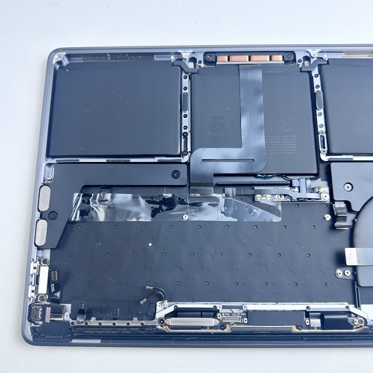 MacBook Pro (13-inch, 2019, A2159) | Full Parts Replacement - Photo 6