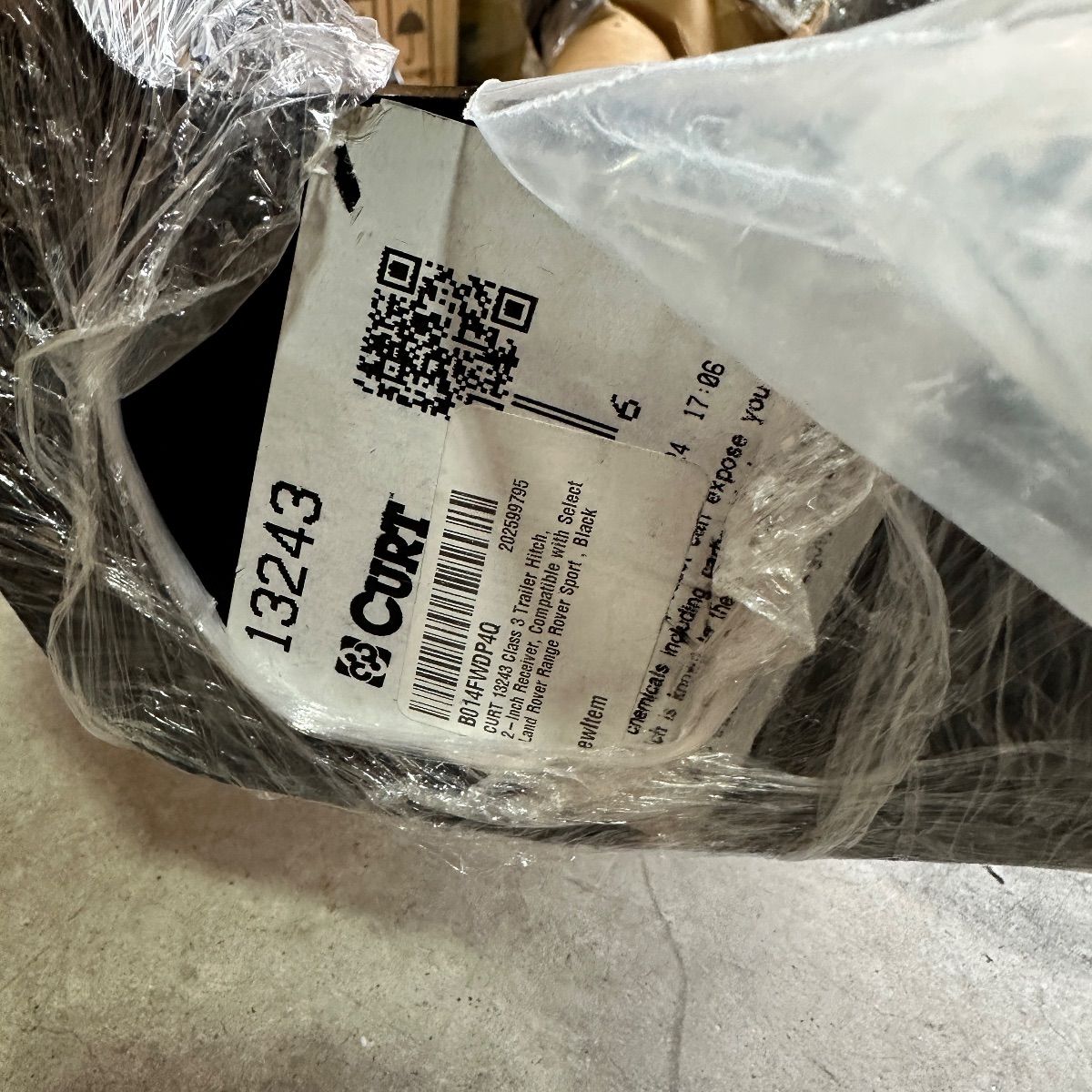 CURT 13243 Class 3 Trailer Hitch, 2" Receiver Fits Select Land Rover Range Rover Sport - Photo 4