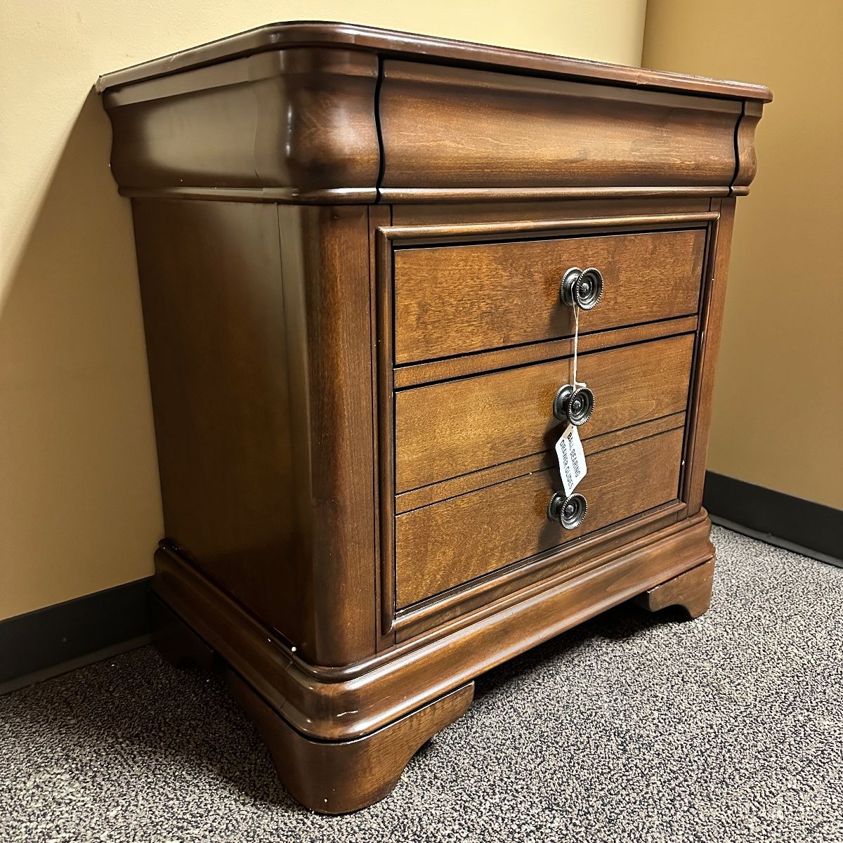 Solid Wood Nightstand CM750NSO – 3 Drawers, Heavy, High-End Walnut Finish - Photo 5