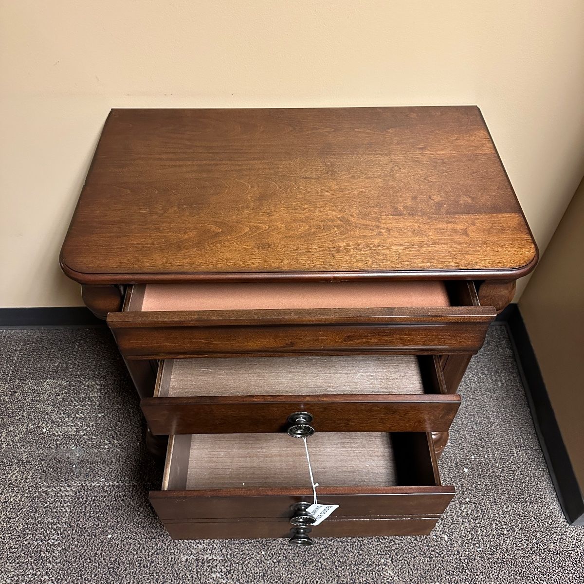 Solid Wood Nightstand CM750NSO – 3 Drawers, Heavy, High-End Walnut Finish - Photo 13