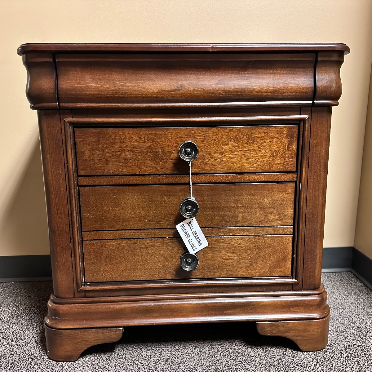 Solid Wood Nightstand CM750NSO – 3 Drawers, Heavy, High-End Walnut Finish - Photo 2