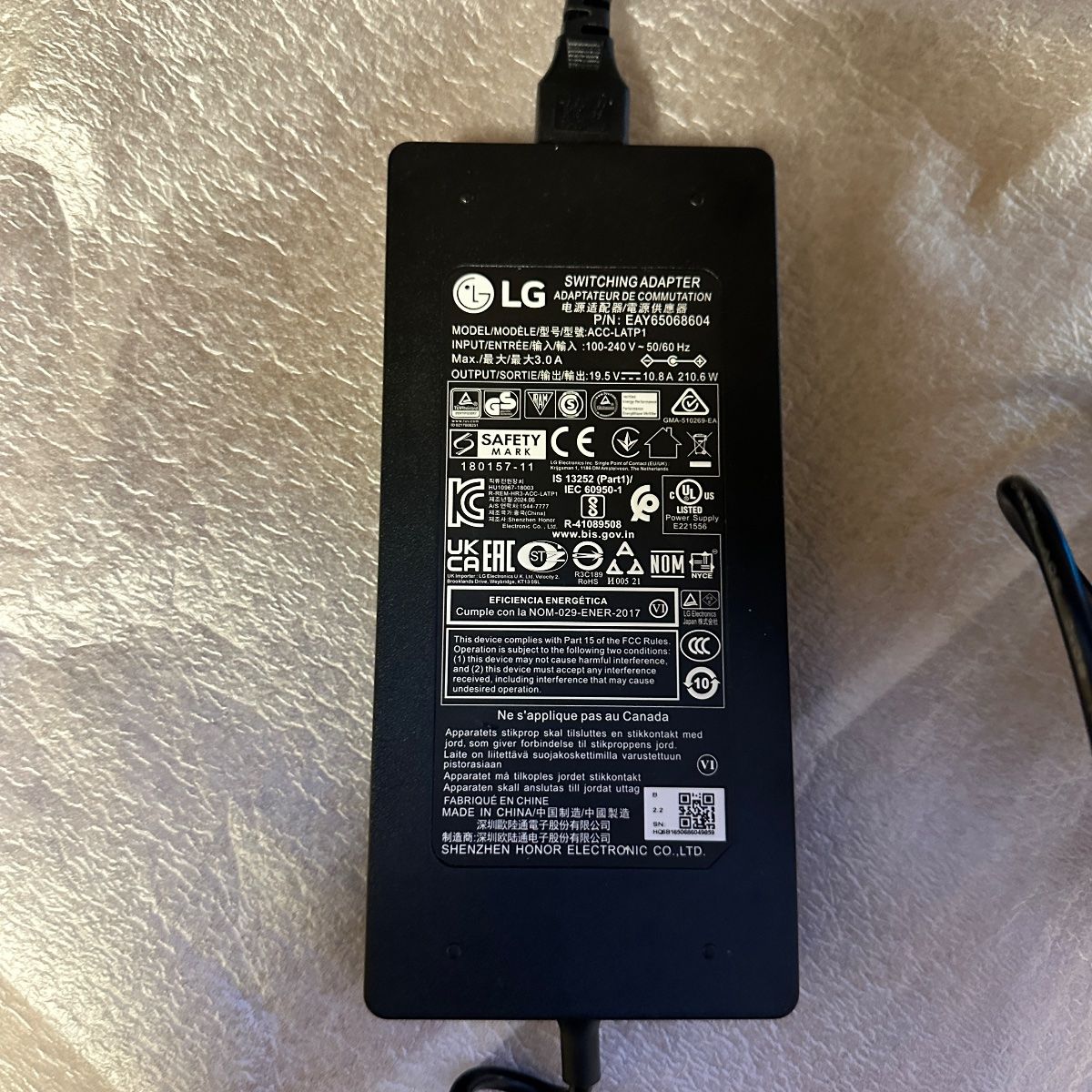 LG UltraGear 39GS95QE-B 39" Curved OLED Gaming Monitor - Photo 7