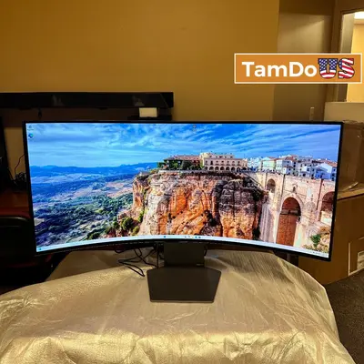 LG UltraGear 39GS95QE-B 39" Curved OLED Gaming Monitor at Monitors, Projectors & Accs in broken condition