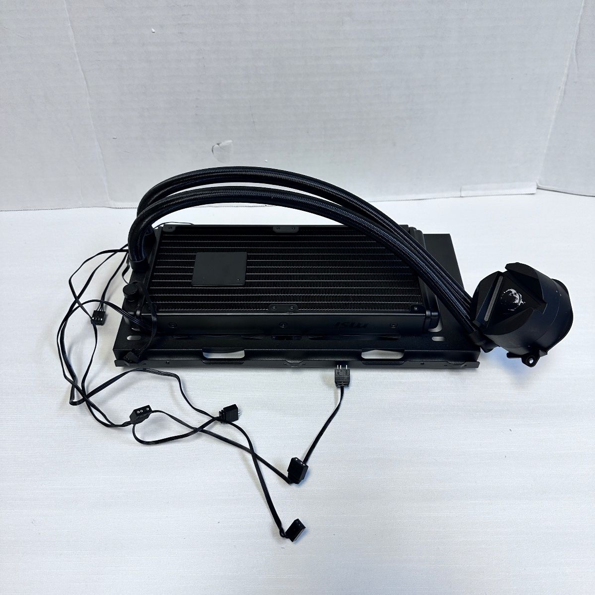 MSI 240mm AIO Liquid CPU Cooler RGB Dual Fan with Mounting Bracket - Photo 8