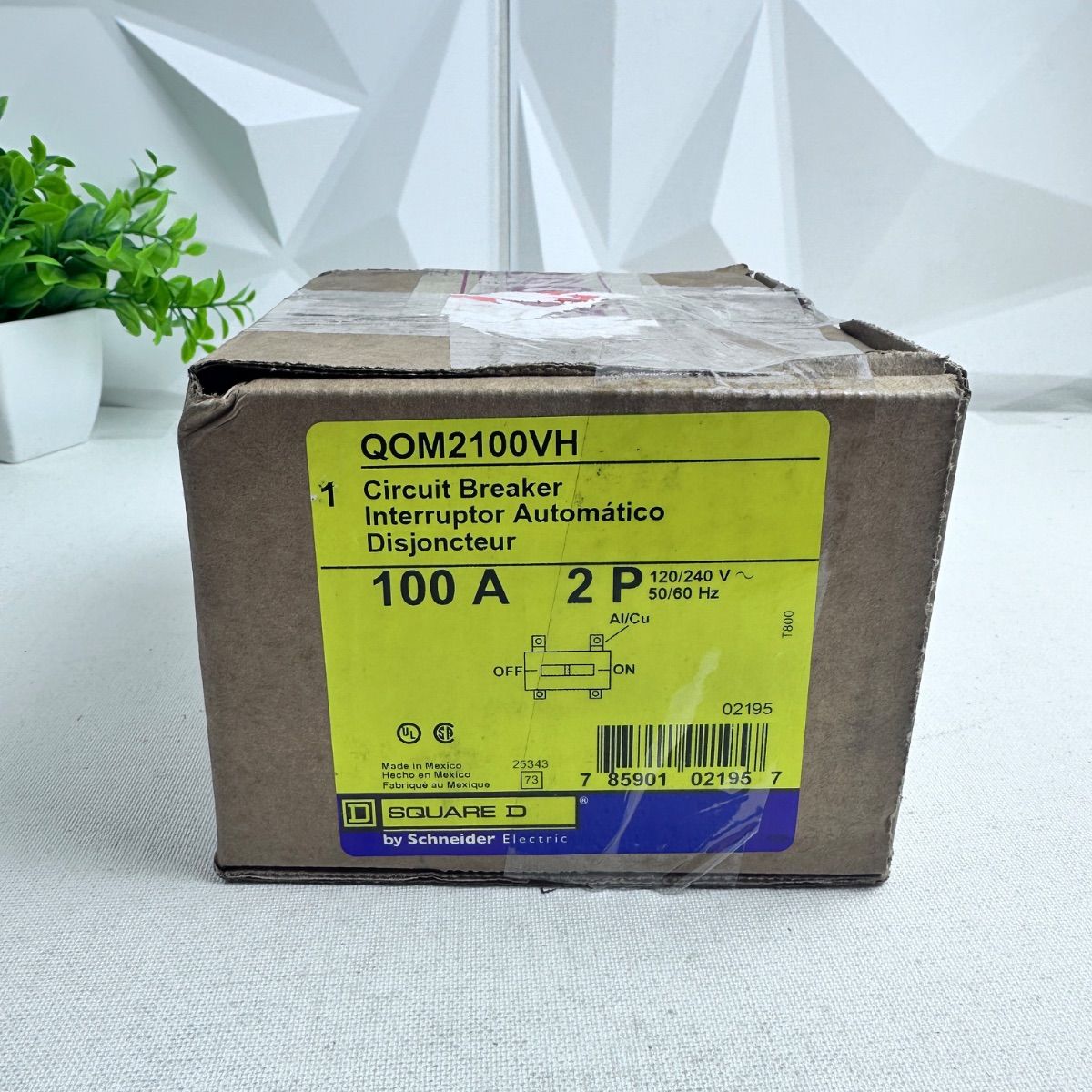 Square D QOM2100VH 100 Amp 2-Pole Circuit Breaker 120/240V - Photo 2