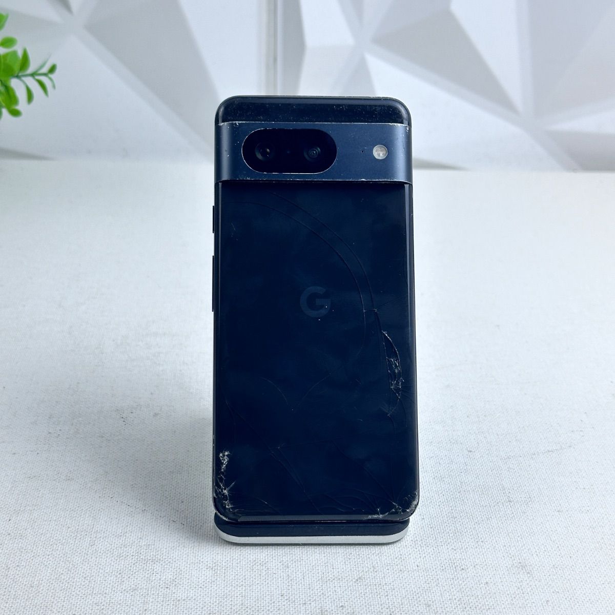 Google Pixel 8 | 128GB | Black | Unlocked - Photo 2