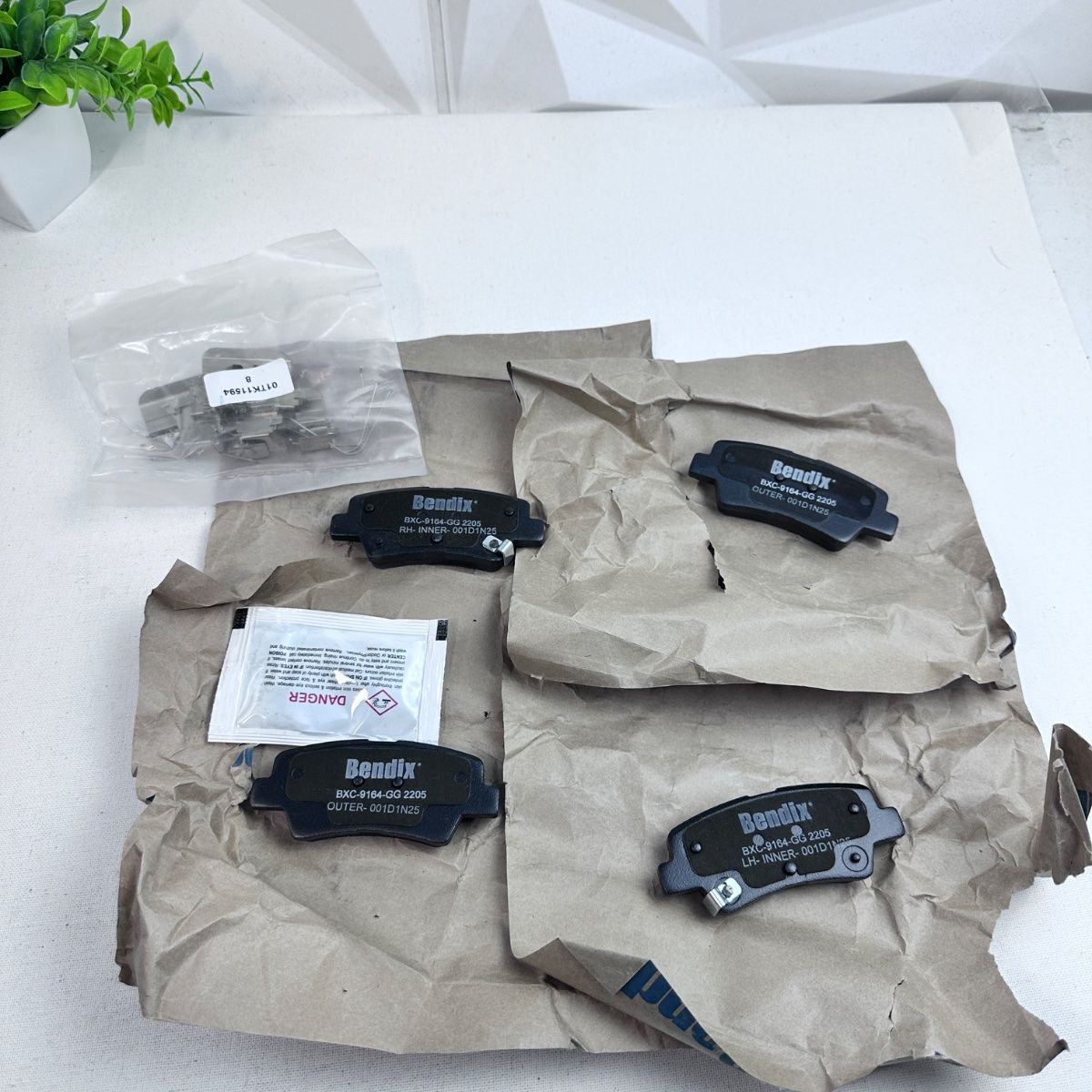 Bendix CFC2205 Ultra Ceramic Rear Pads Fits Toyota Camry Corolla Lexus ES350 - Photo 5