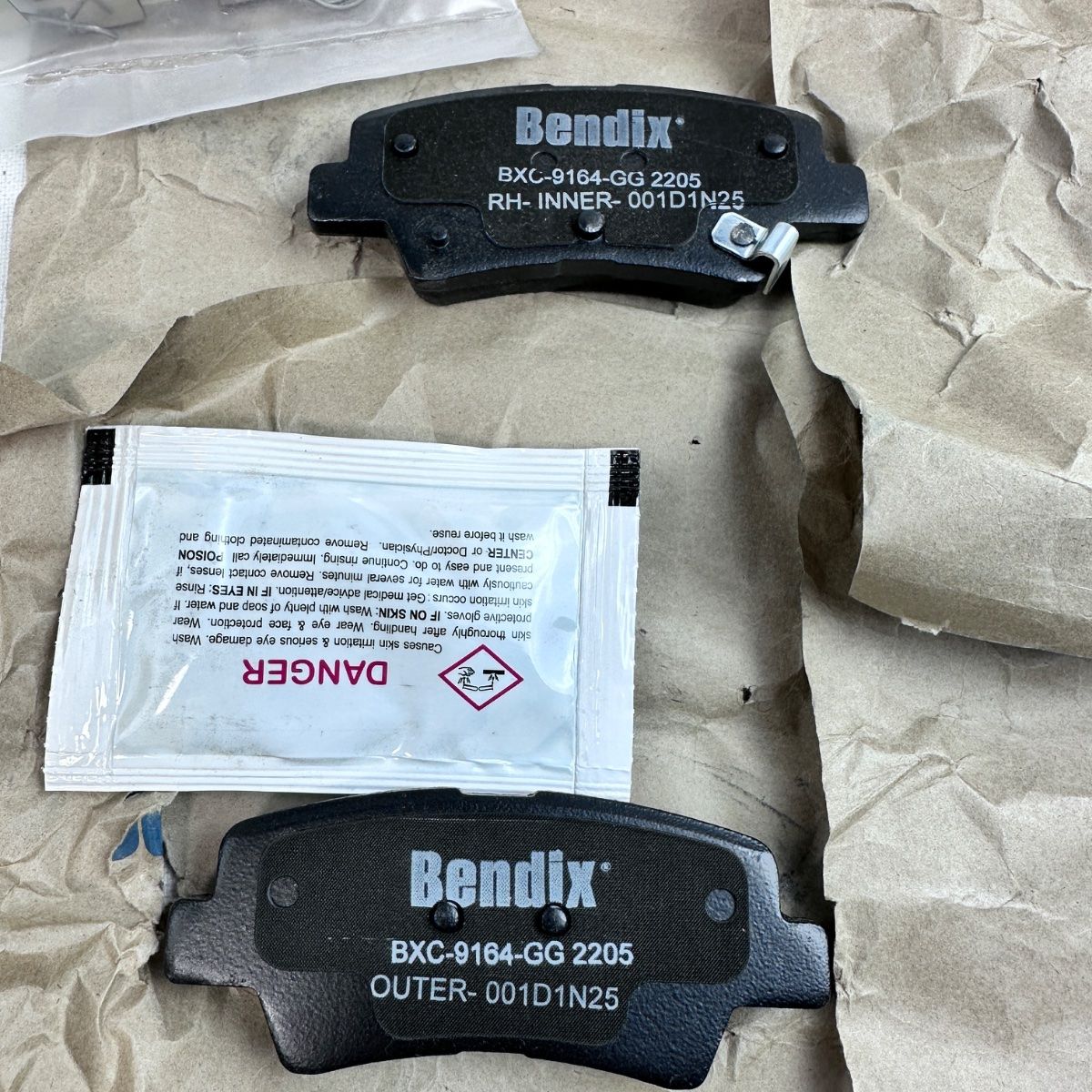 Bendix CFC2205 Ultra Ceramic Rear Pads Fits Toyota Camry Corolla Lexus ES350 - Photo 6