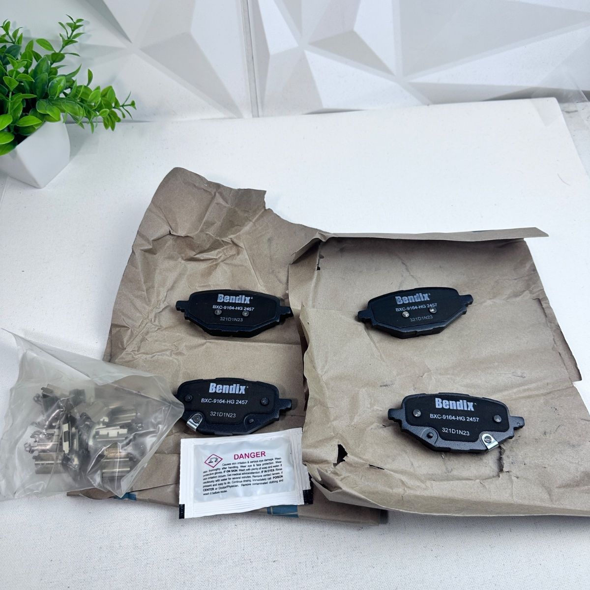 Bendix CFC2457 Ultra Ceramic Rear Pads Fits Toyota RAV4 Lexus NX300 Abutment Kit - Photo 4