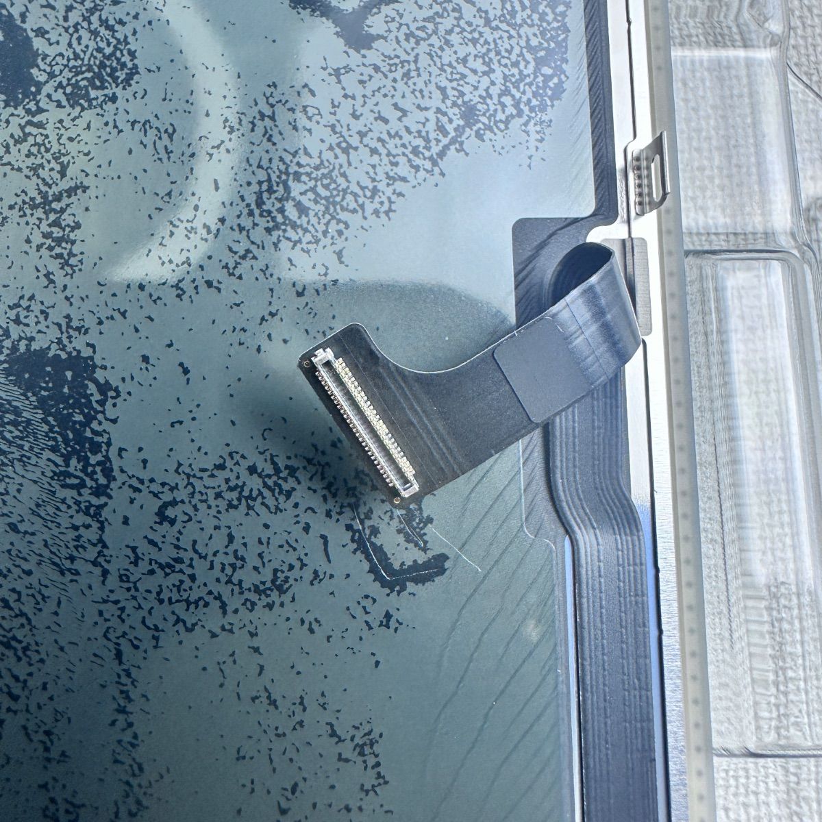 Apple iPhone 15 Pro Max Replacement Display and Screw Kit - Photo 6