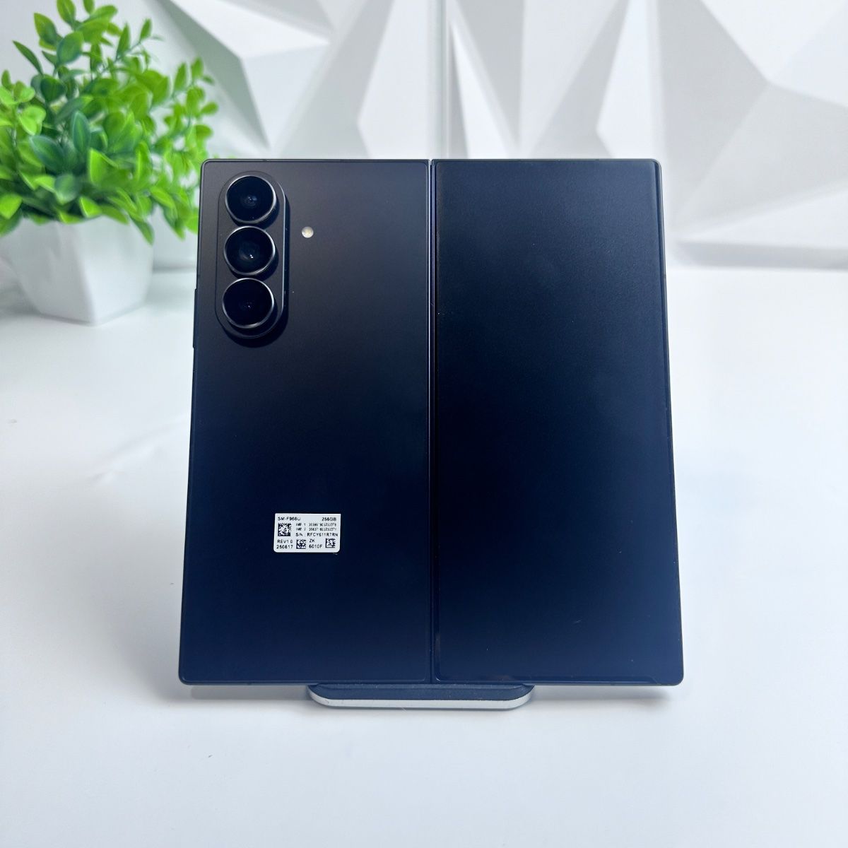 Samsung Galaxy Z Fold7 (SM-F966U) 256GB | JetBlack | AT&T LOCKED - Photo 2