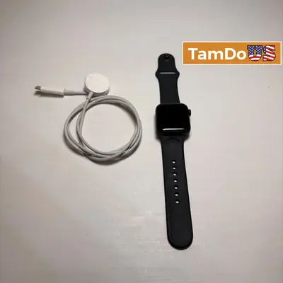 Apple Watch SE (Gen 2, 44mm, GPS) Midnight AL Mid Sport Band at Smart Watches in excellent condition