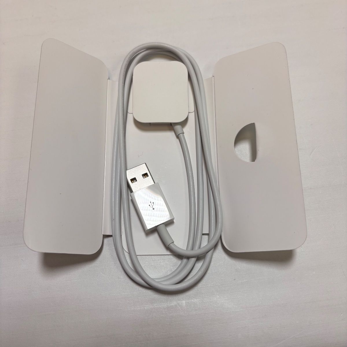 Original Apple Watch USB-A Magnetic Charging Cable 1M White - Photo 2