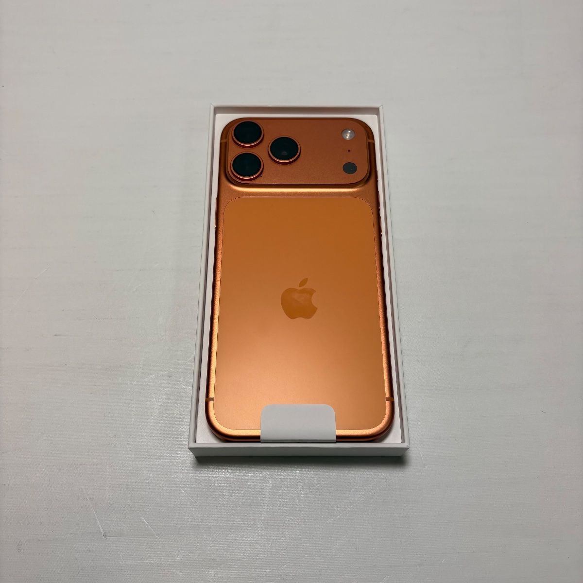 iPhone 17 Pro Max 256GB Cosmic Orange AT&T Locked - Photo 2