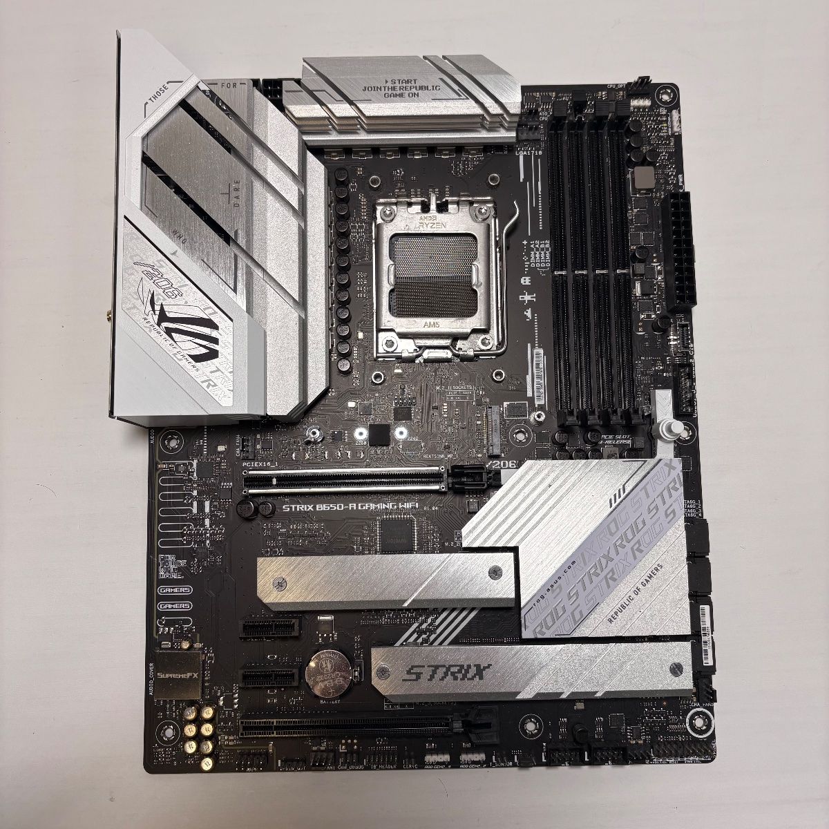 ASUS ROG Strix B650-A Gaming WiFi AM5 ATX DDR5 Motherboard - Photo 2