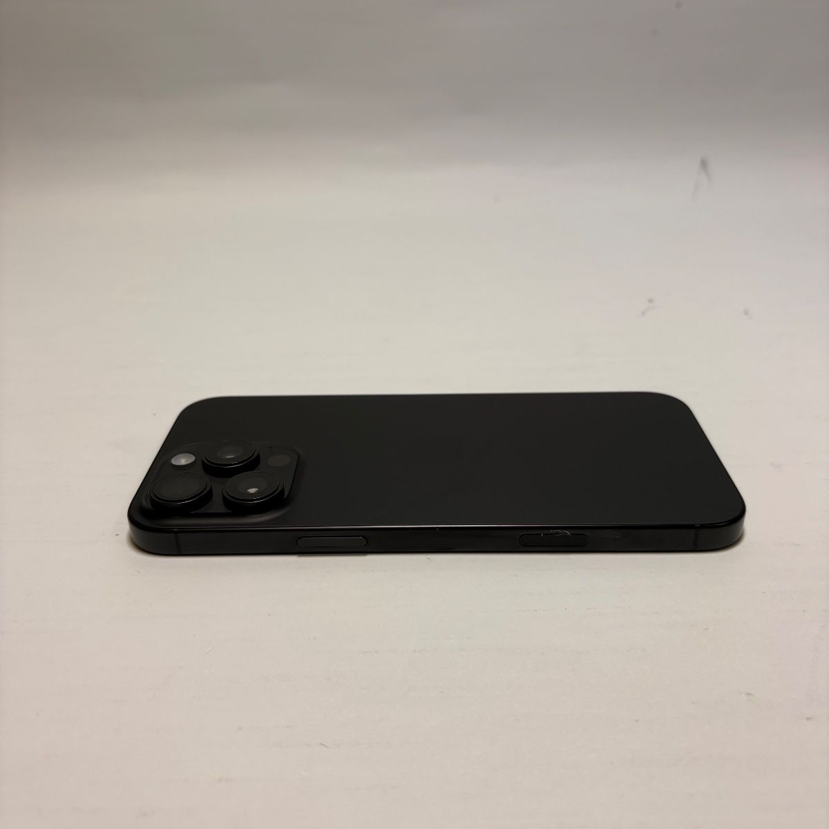 iPhone 16 Pro Max 256GB | Verizon Locked - Photo 6