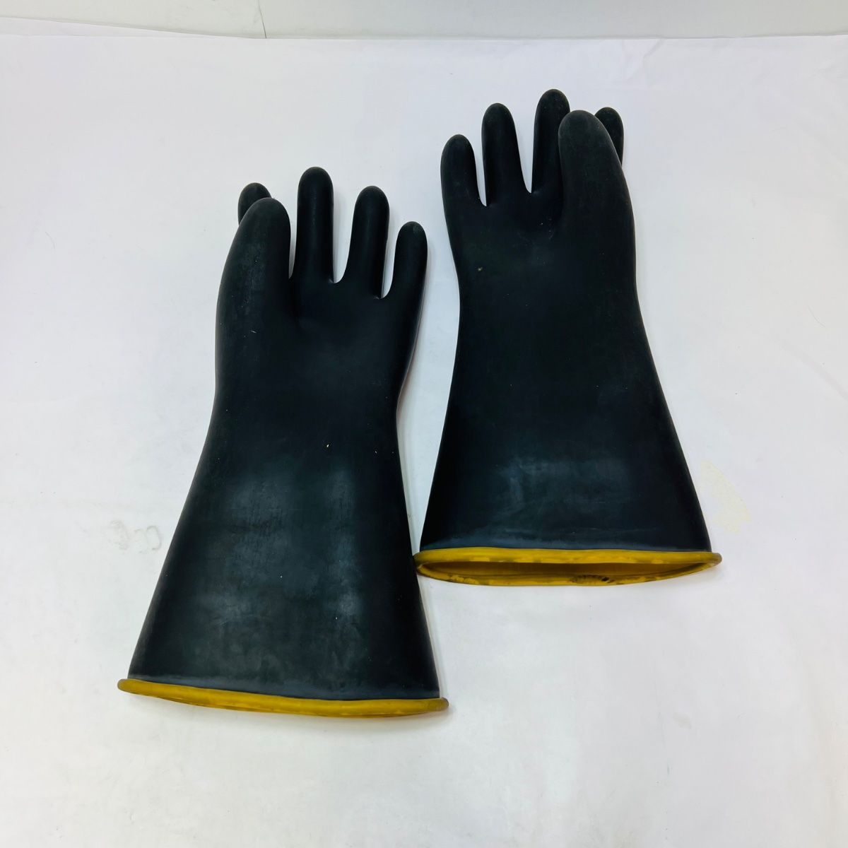 Salisbury Class 2 Electrical Rubber Gloves Size 11 17kV ANSI ASTM Type I - Photo 3