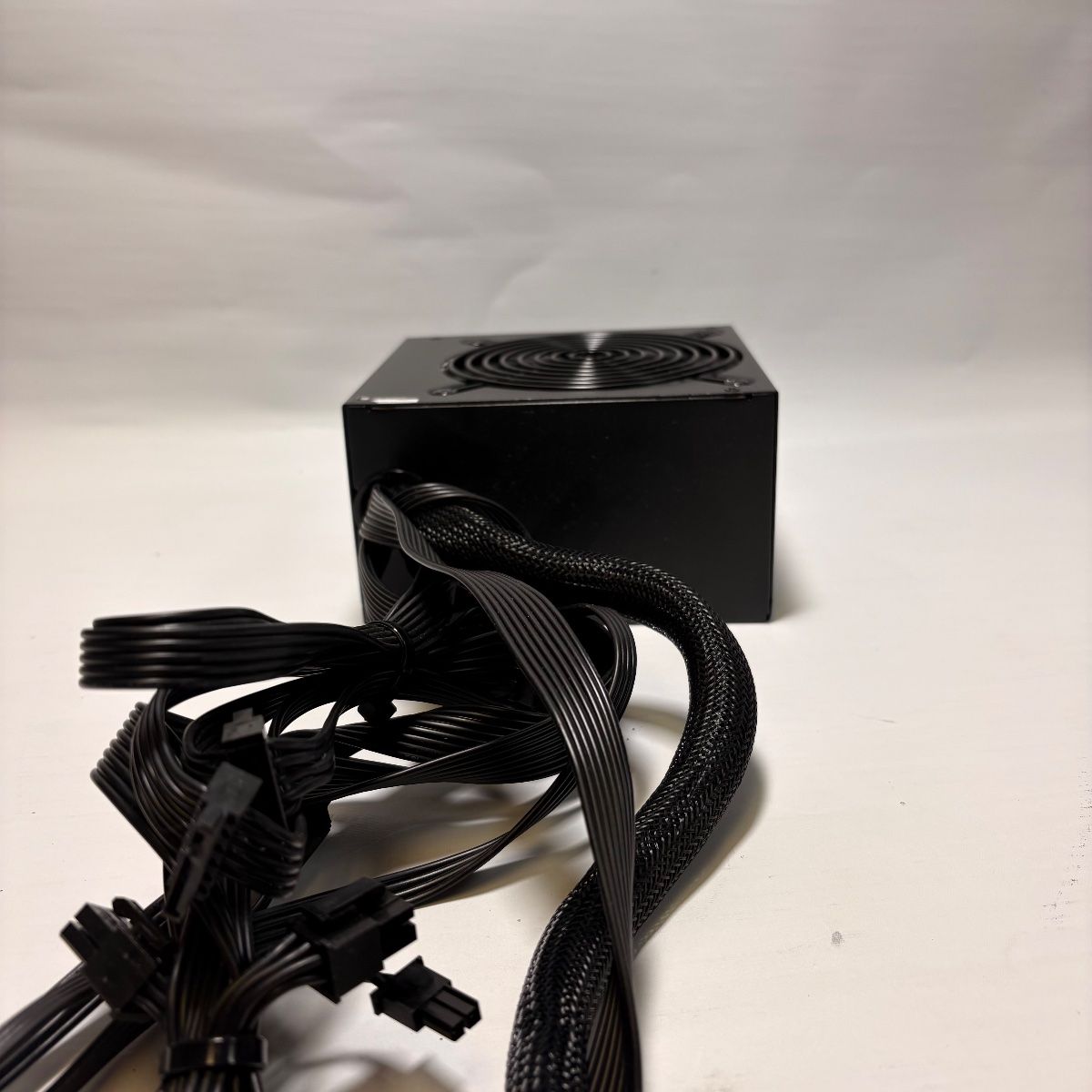 High Power HP1-J750GD-F12S 750W 80+ Gold ATX Power Supply - Photo 6