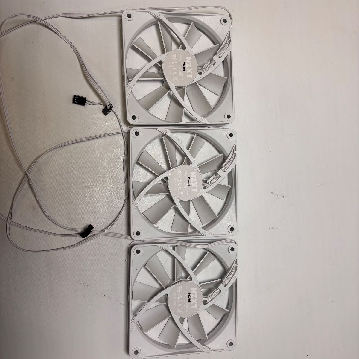 NZXT 120mm White Case Fans 3-Pack 4-Pin PWM - Photo 3