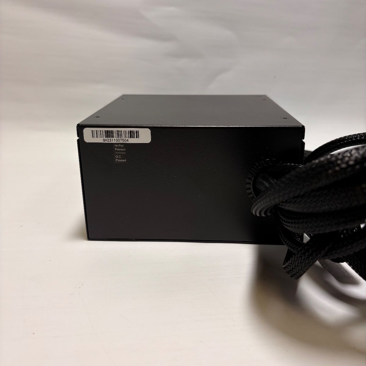 Apevia Prestige 850W 80+ Gold ATX Power Supply - Photo 2