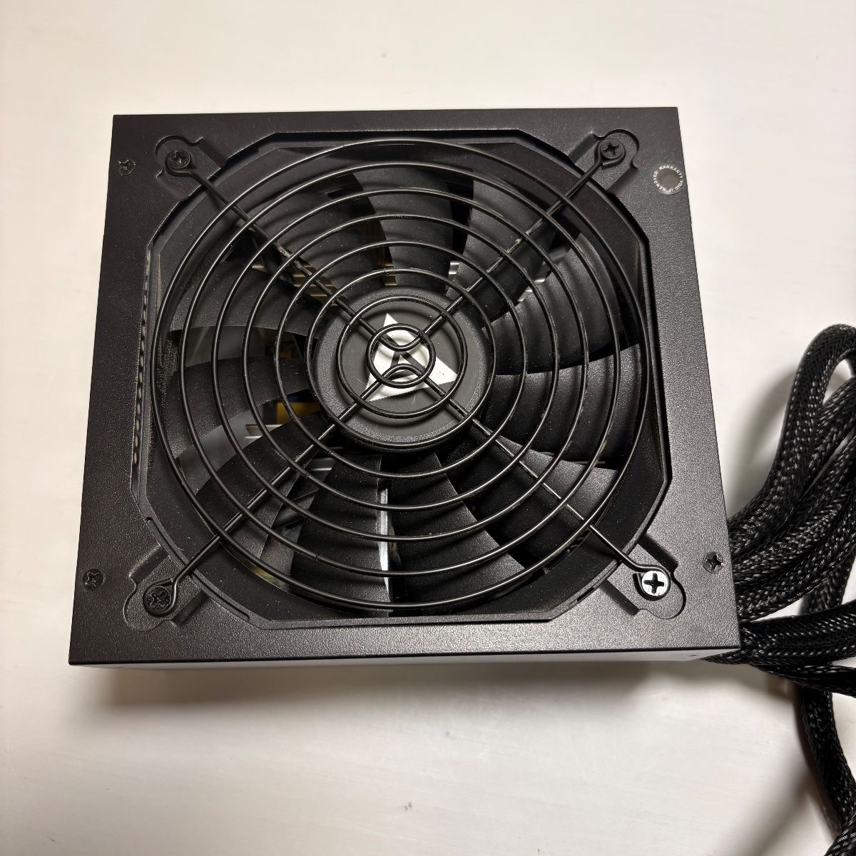 Apevia Prestige 850W 80+ Gold ATX Power Supply - Photo 4