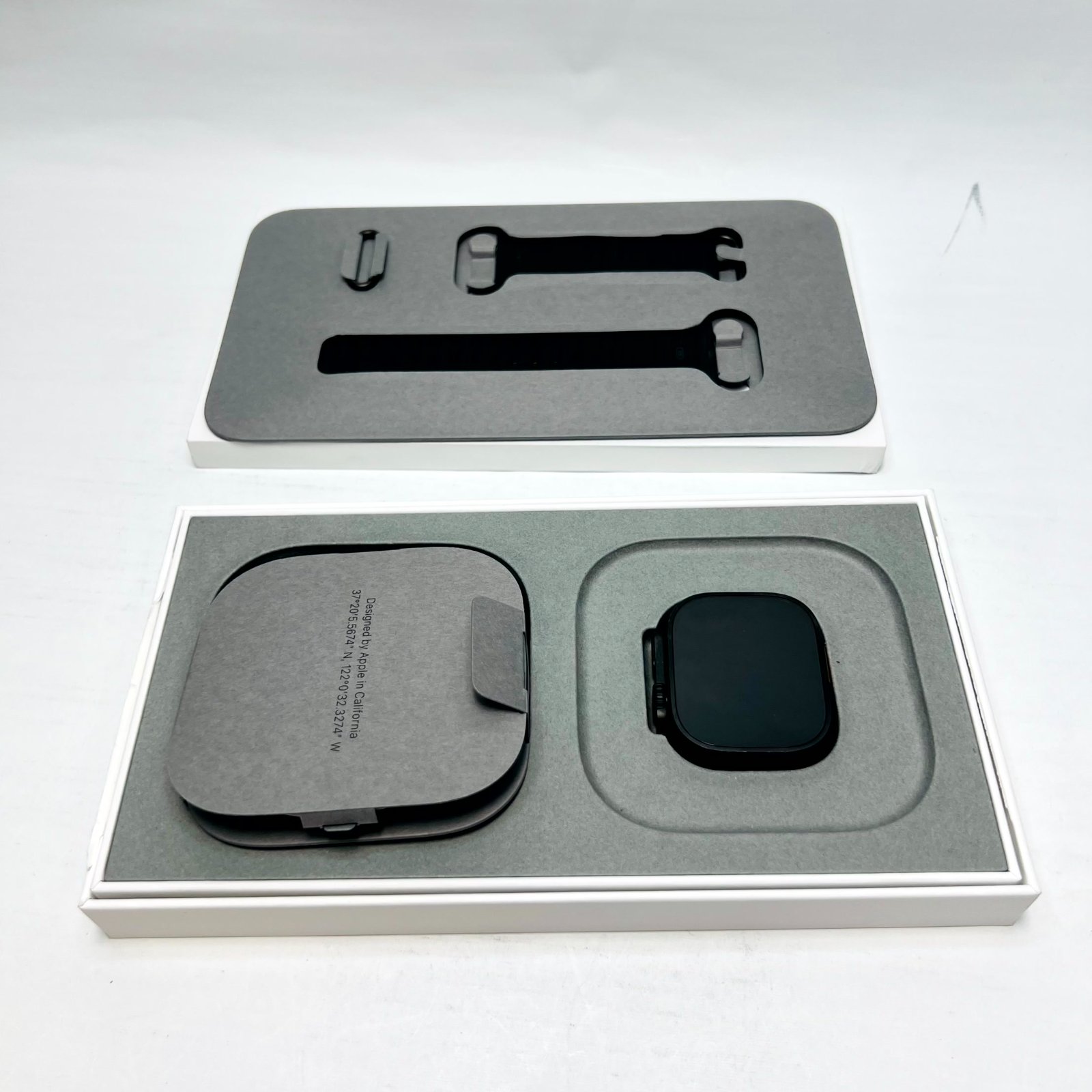 Apple Watch Ultra 3 (GPS+Cellular) 49mm Titanium Case with Black Ocean Band - Photo 10