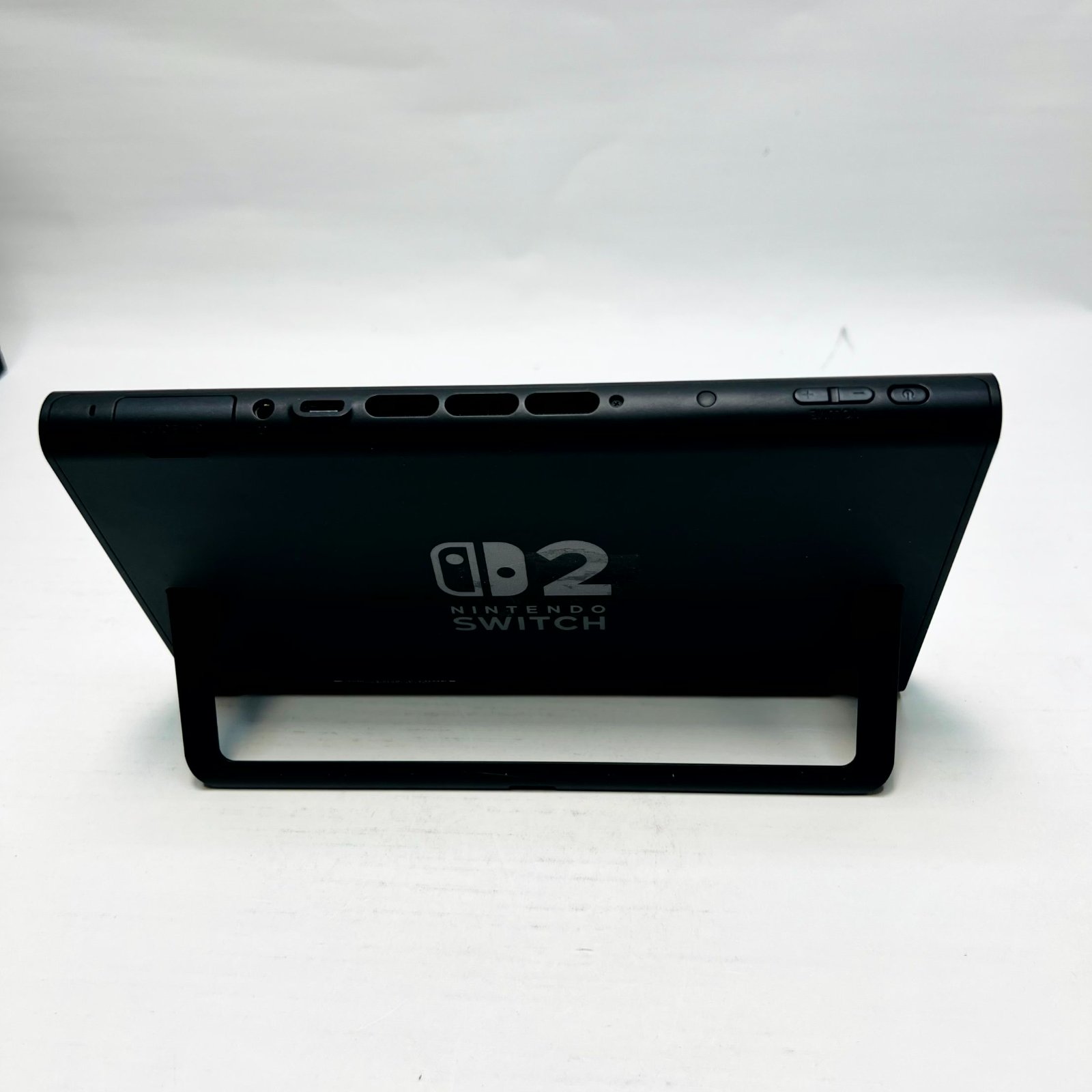 Nintendo Switch 2 + Mario Kart World Bundle - Photo 5